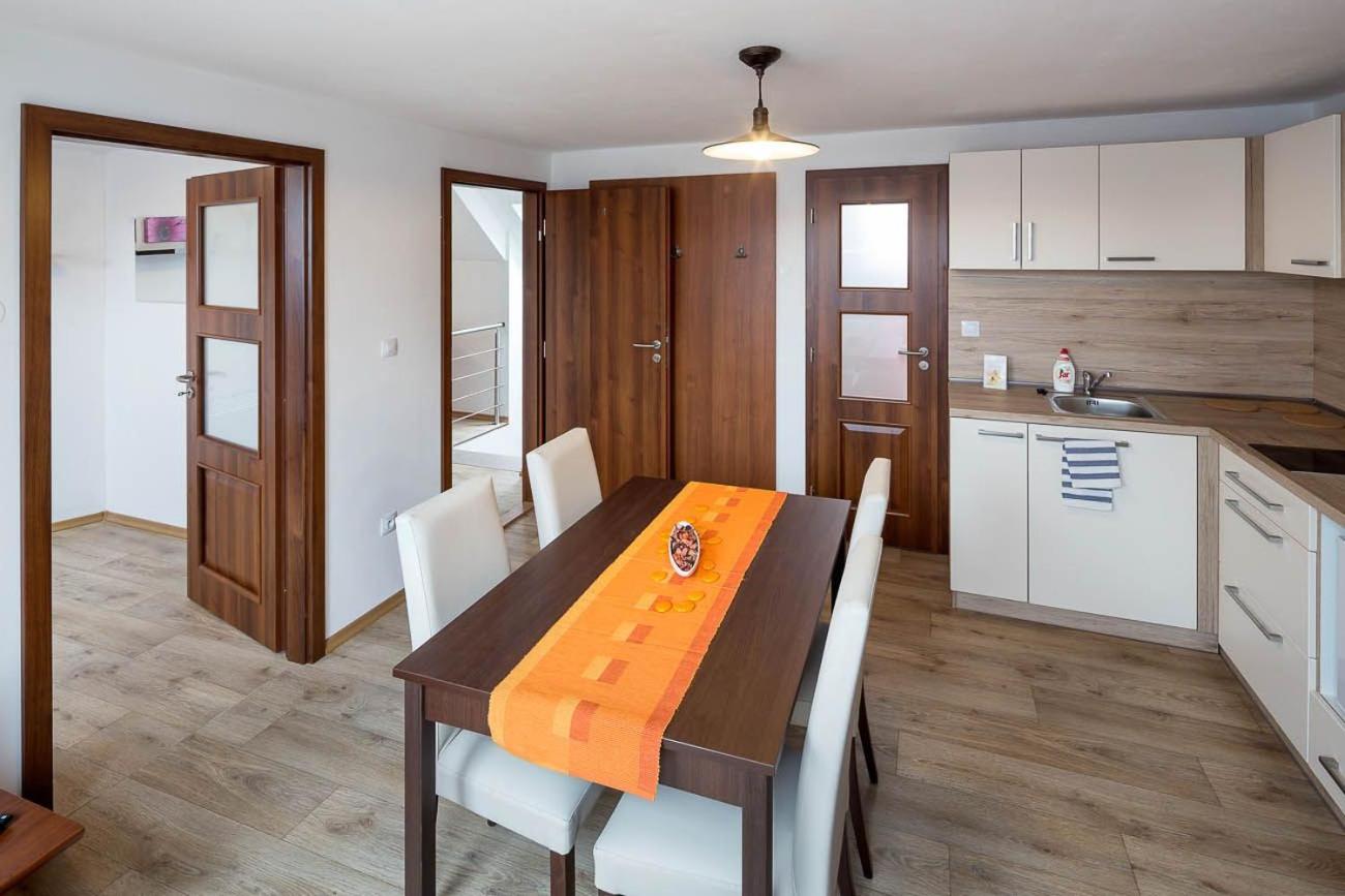 Apartment - Photo 2