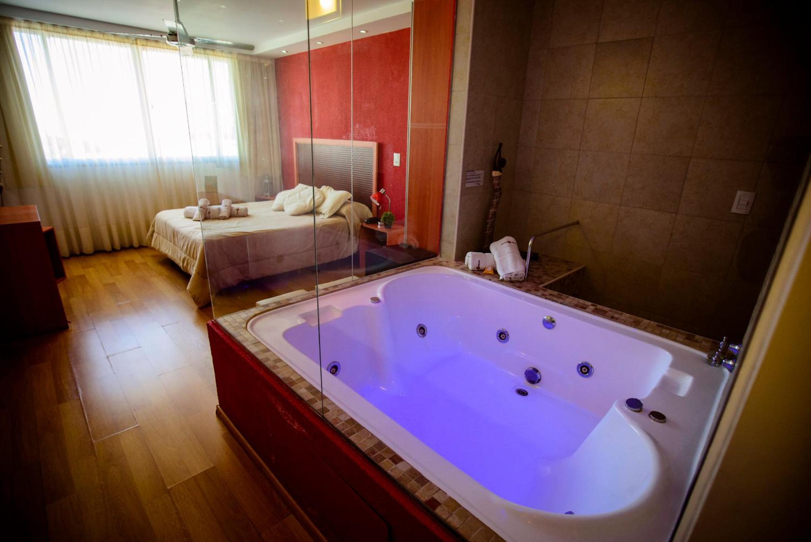 Queen Room with Spa Bath