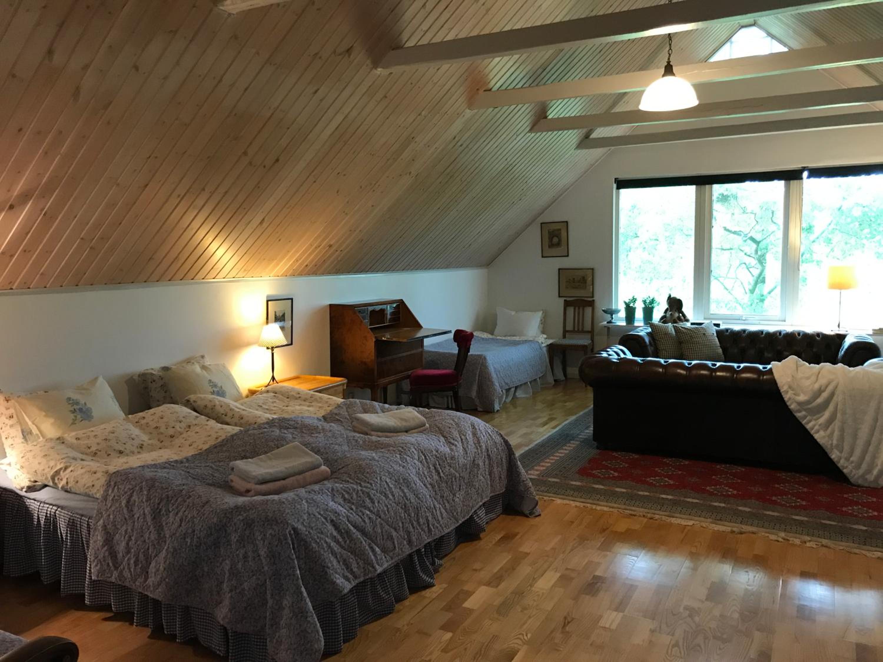 Family Room with Private Bathroom photo 1