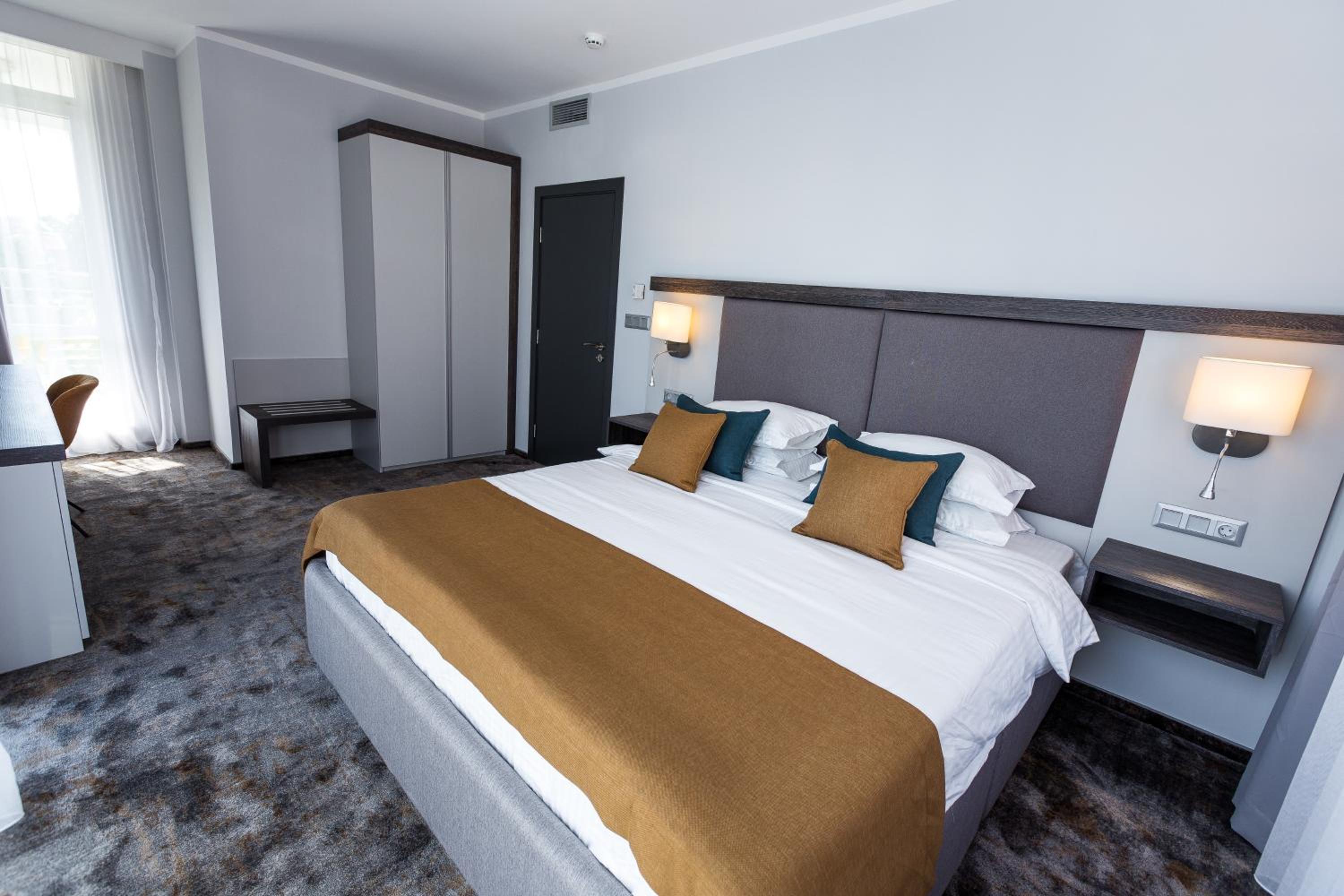 Executive Suite with Lounge Room & King Size Bed photo 2