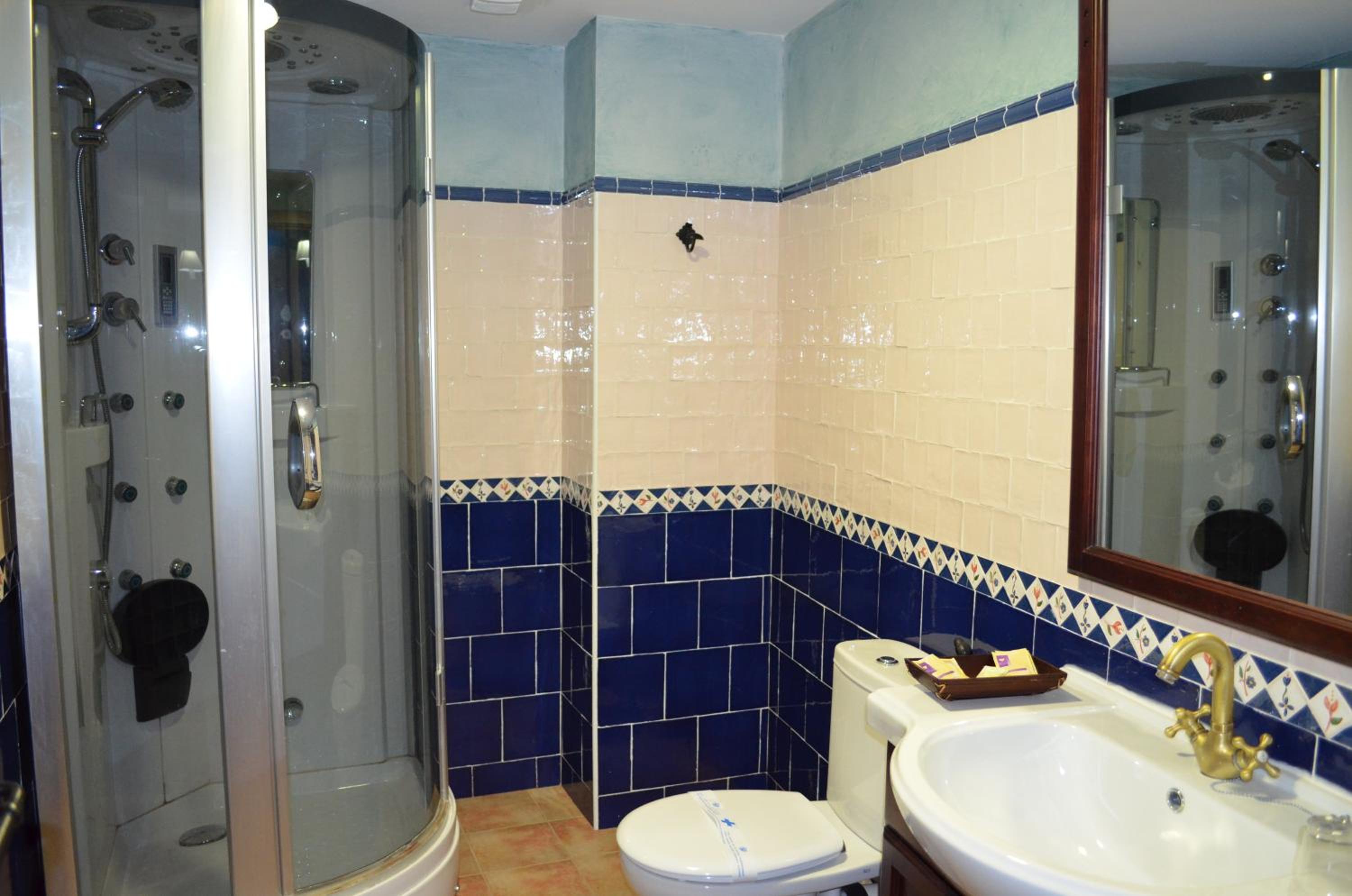 Large Double Room photo 2