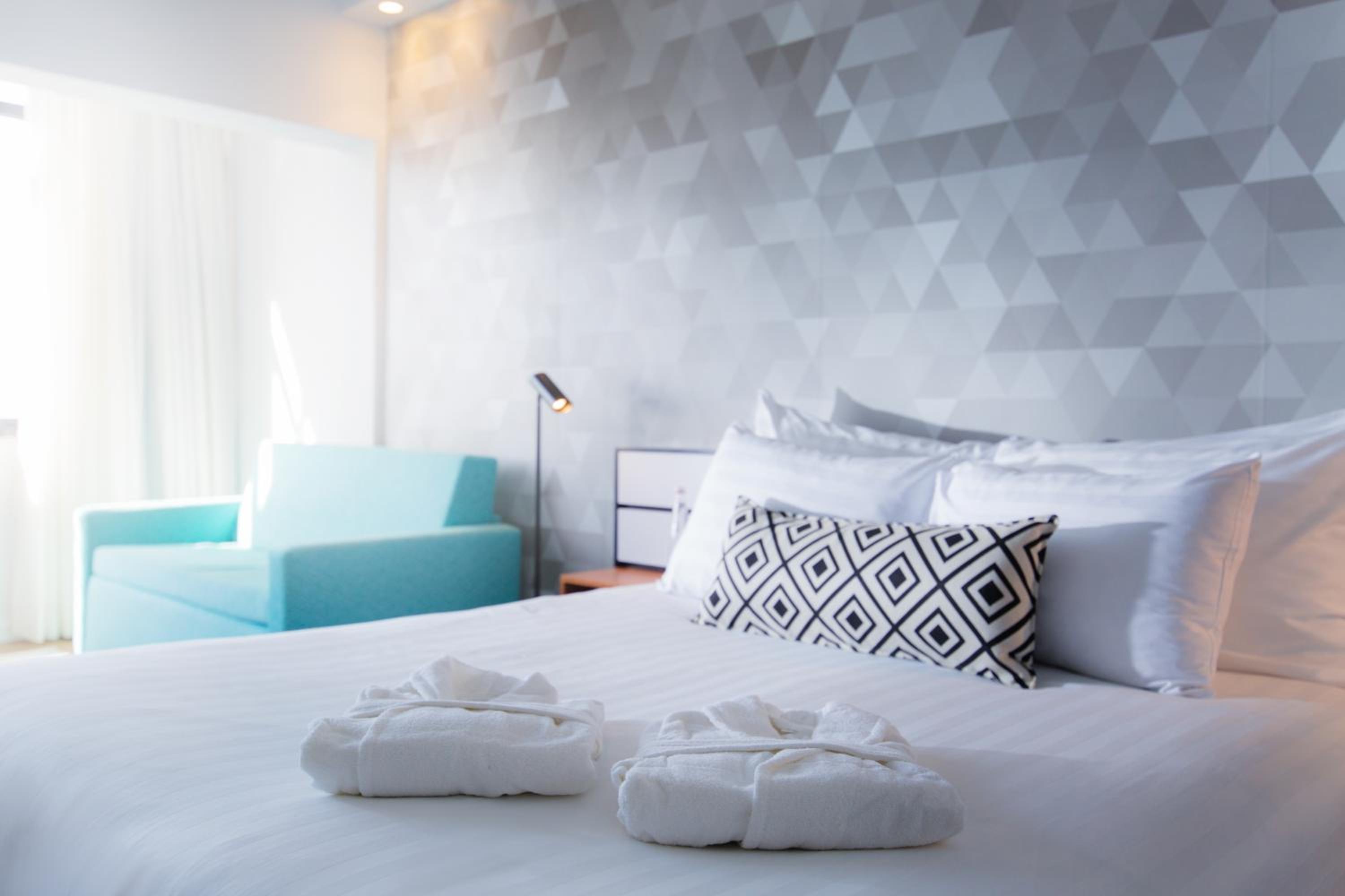 Deluxe Double or Twin Room with Sea View - Photo 7