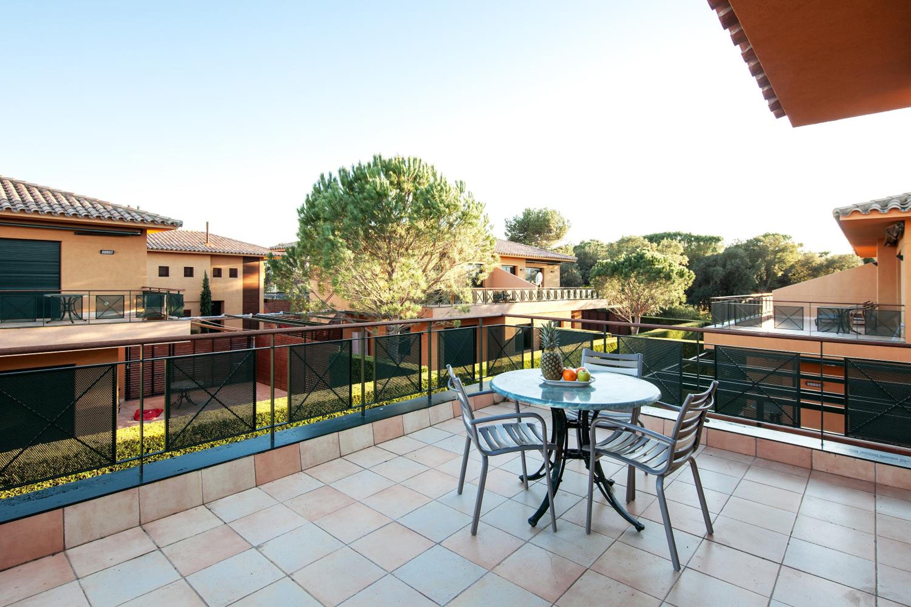 One-Bedroom Apartment with Balcony
