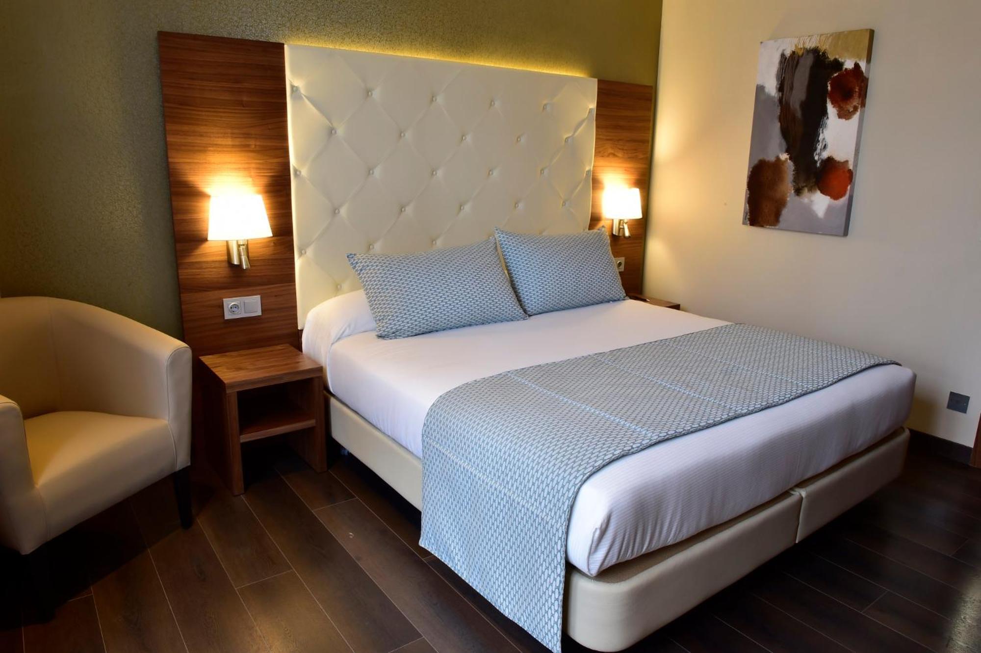Deluxe Double Room photo 3