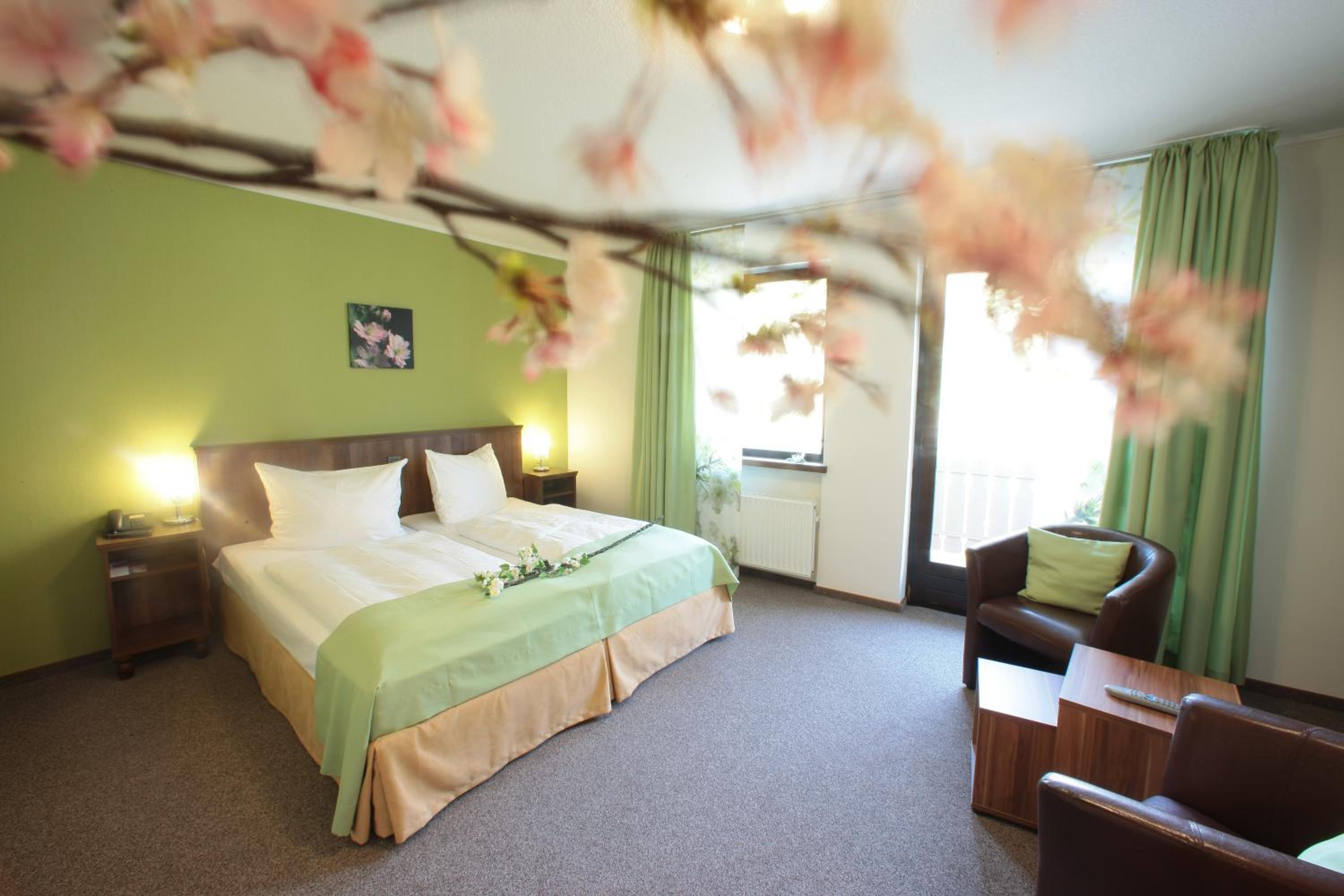 Double Room with Lake View - Photo 1