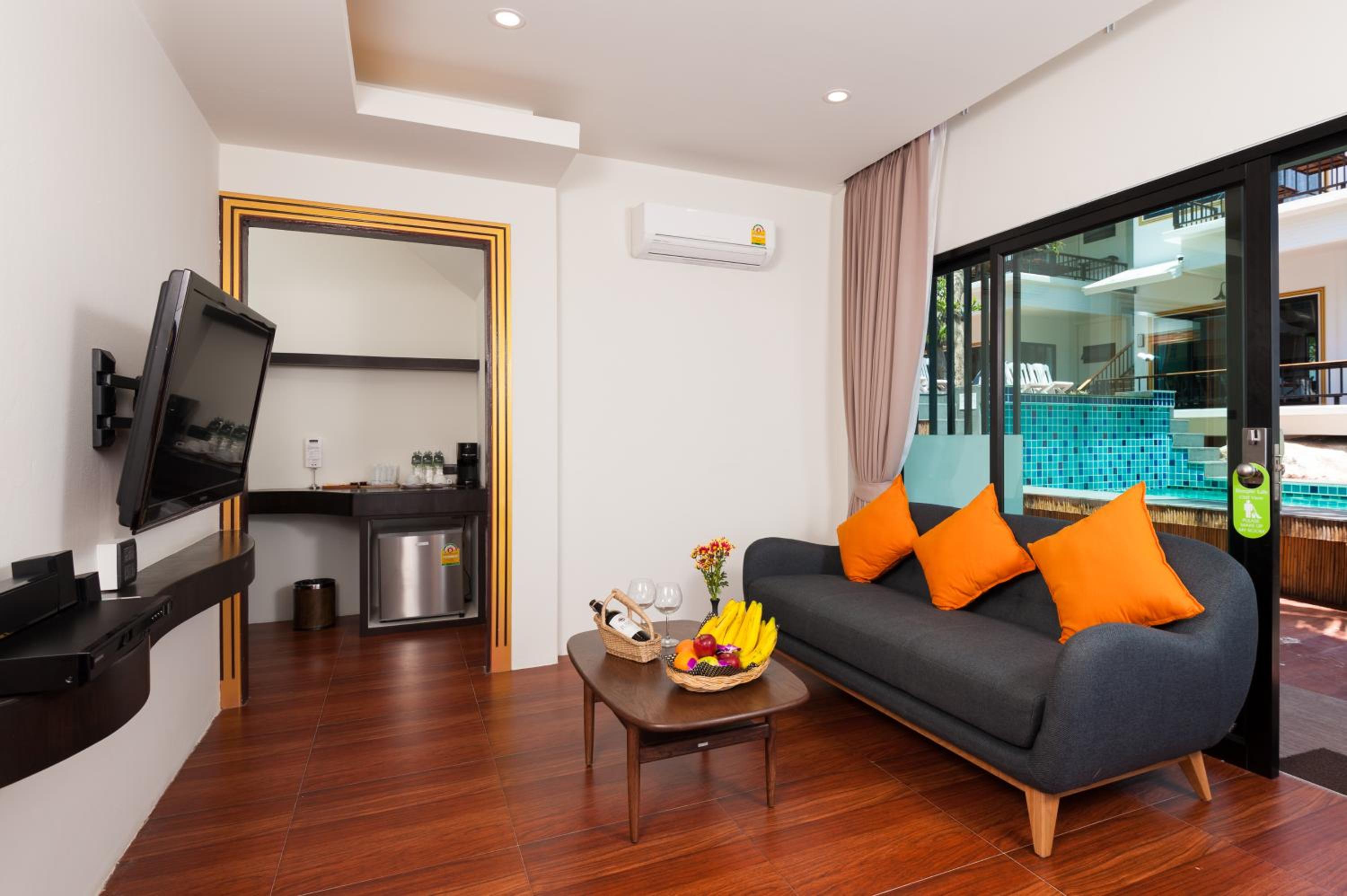 Family Room with Sea View - Photo 14