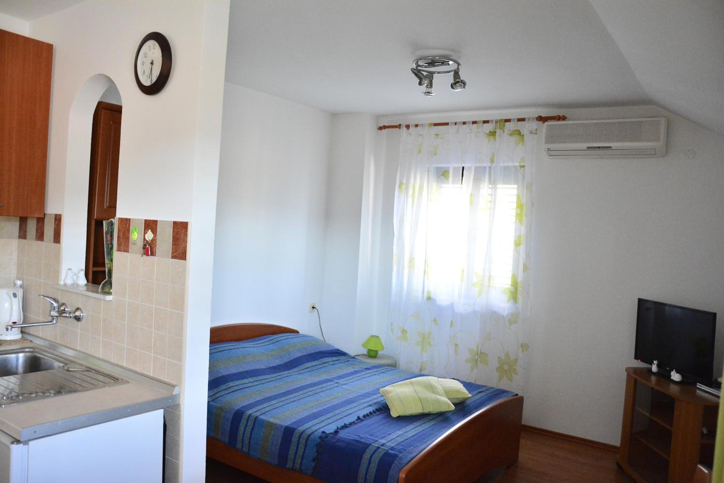 Studio With Balcony And City View