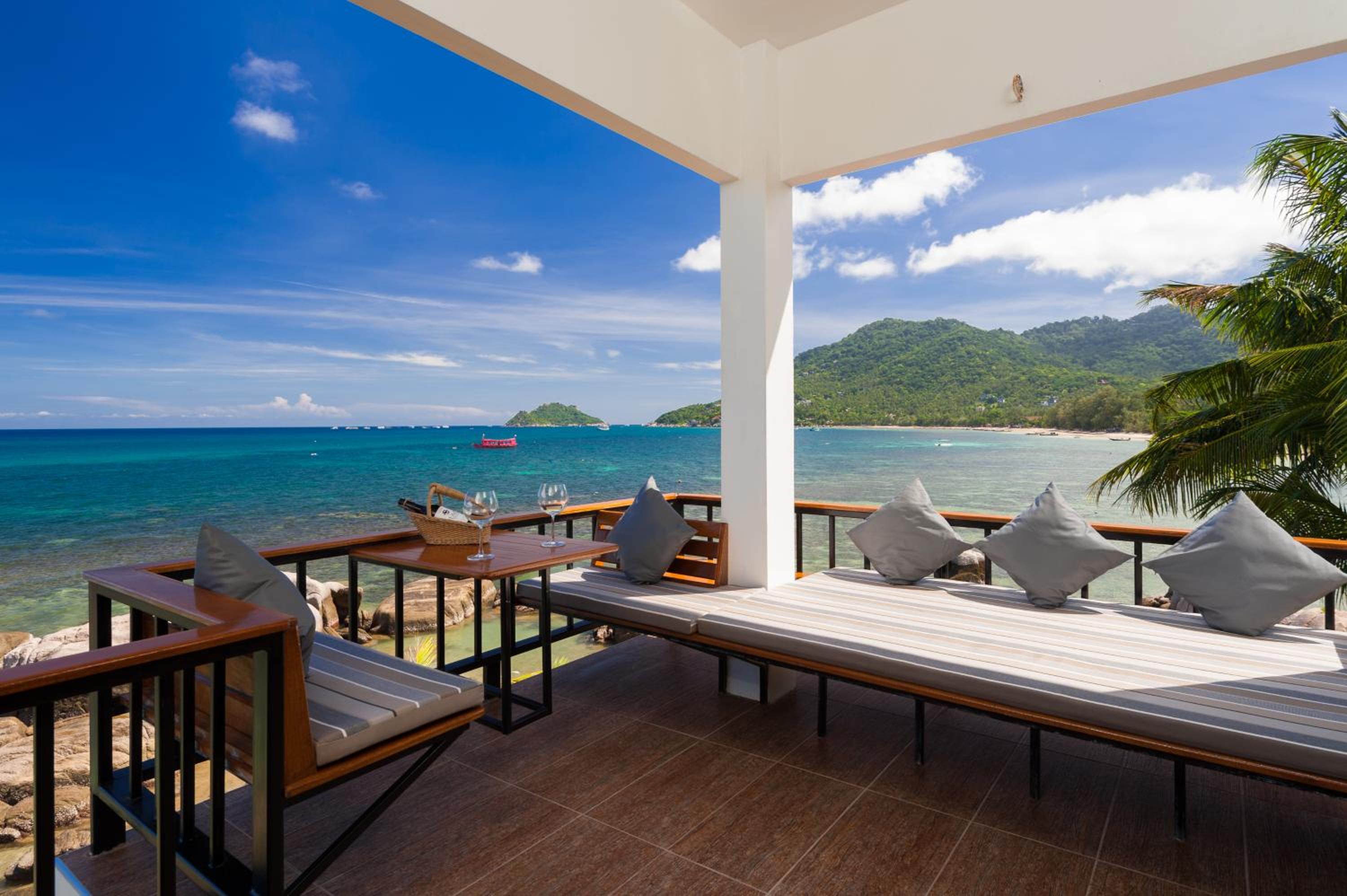 Deluxe Double or Twin Room with Sea View - Photo 11