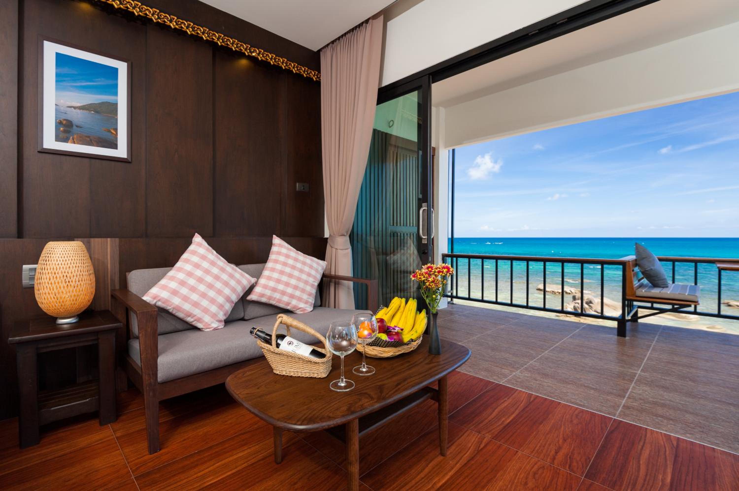 Deluxe Double or Twin Room with Sea View - Photo 8