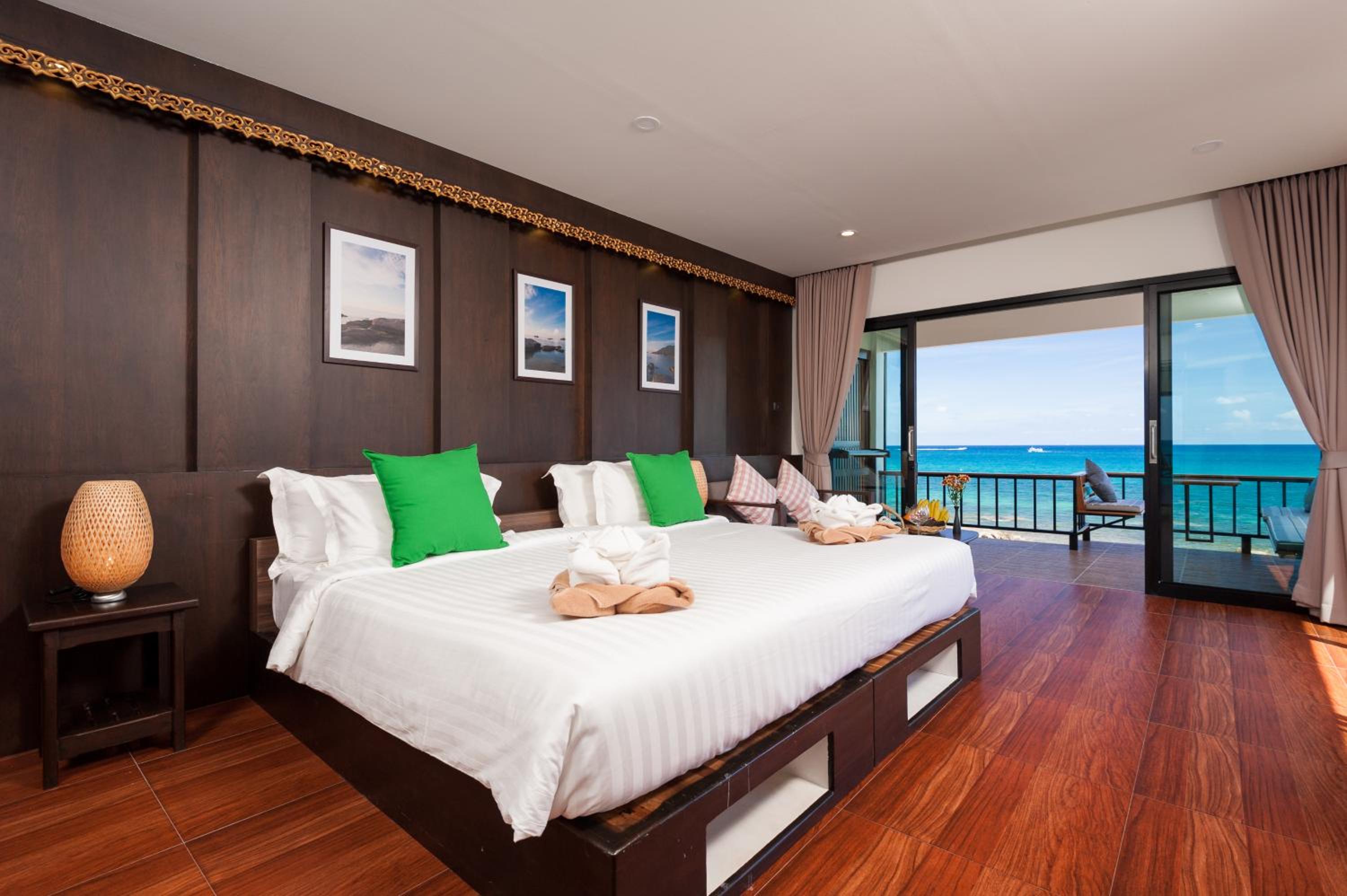Deluxe Double or Twin Room with Sea View - Photo 14