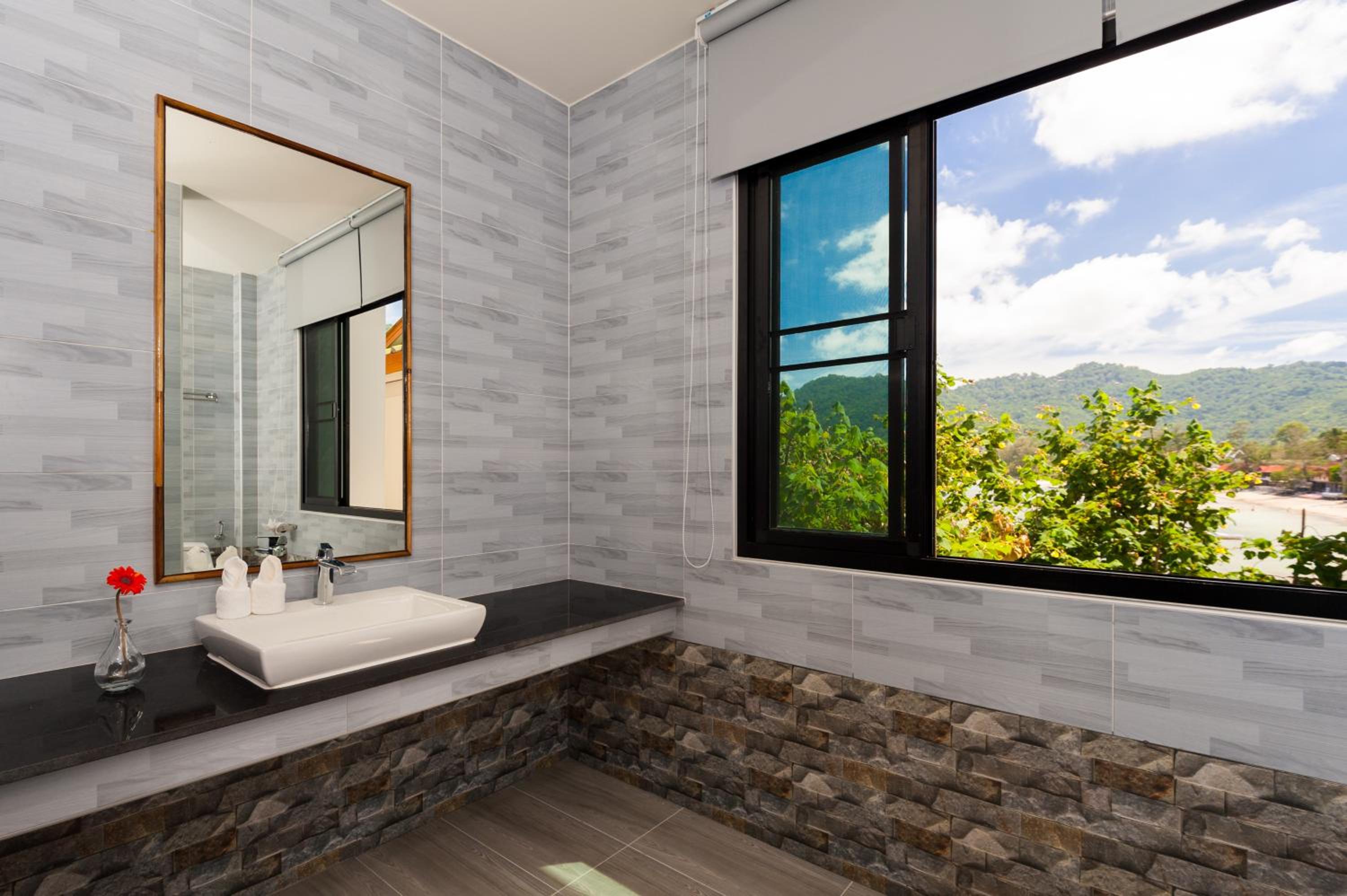 Double Room with Sea View - Photo 18