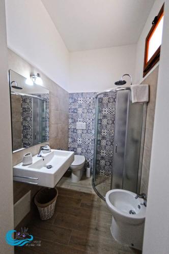 Double or Twin Room with Private Bathroom photo 2