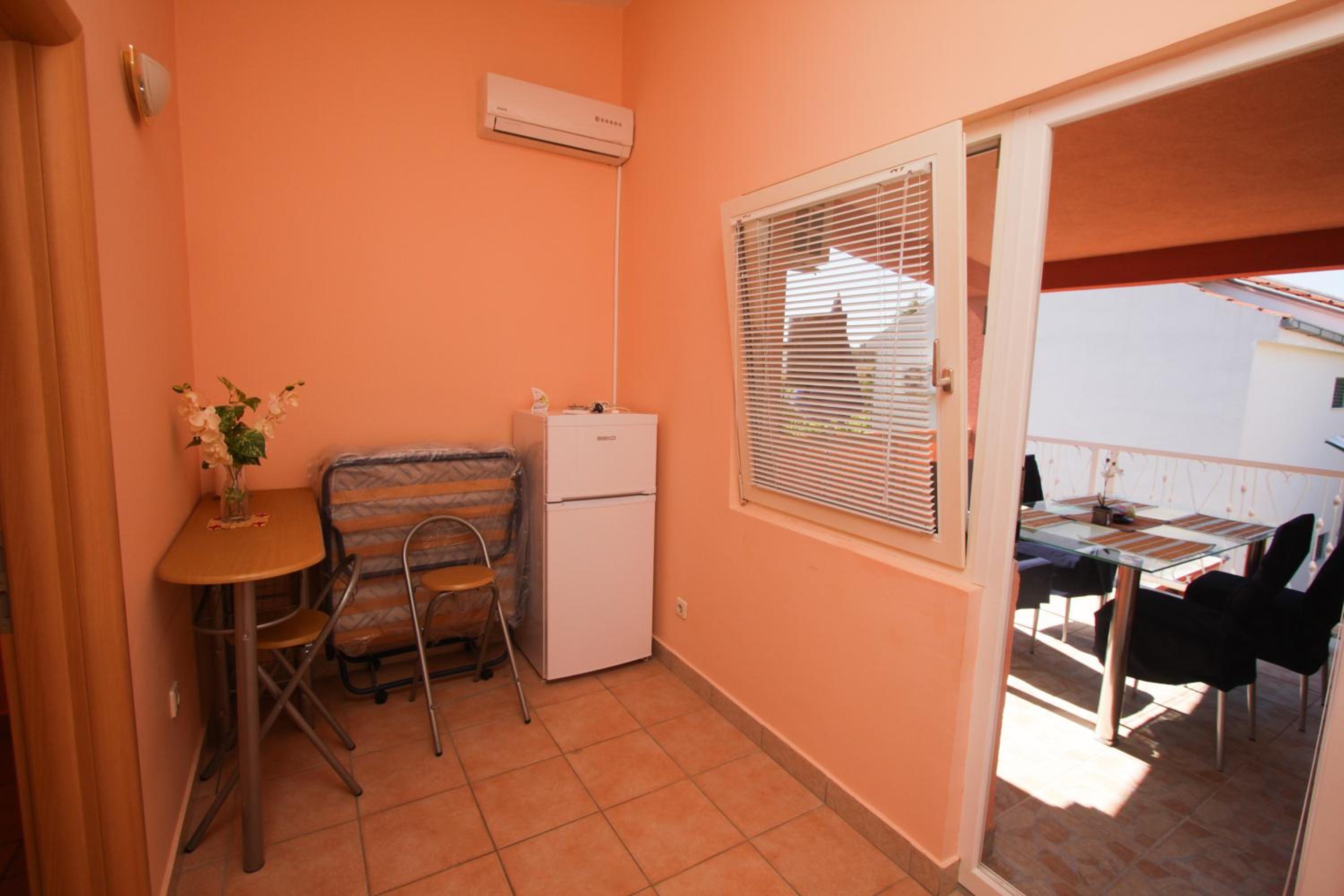 Apartment with Balcony photo 3