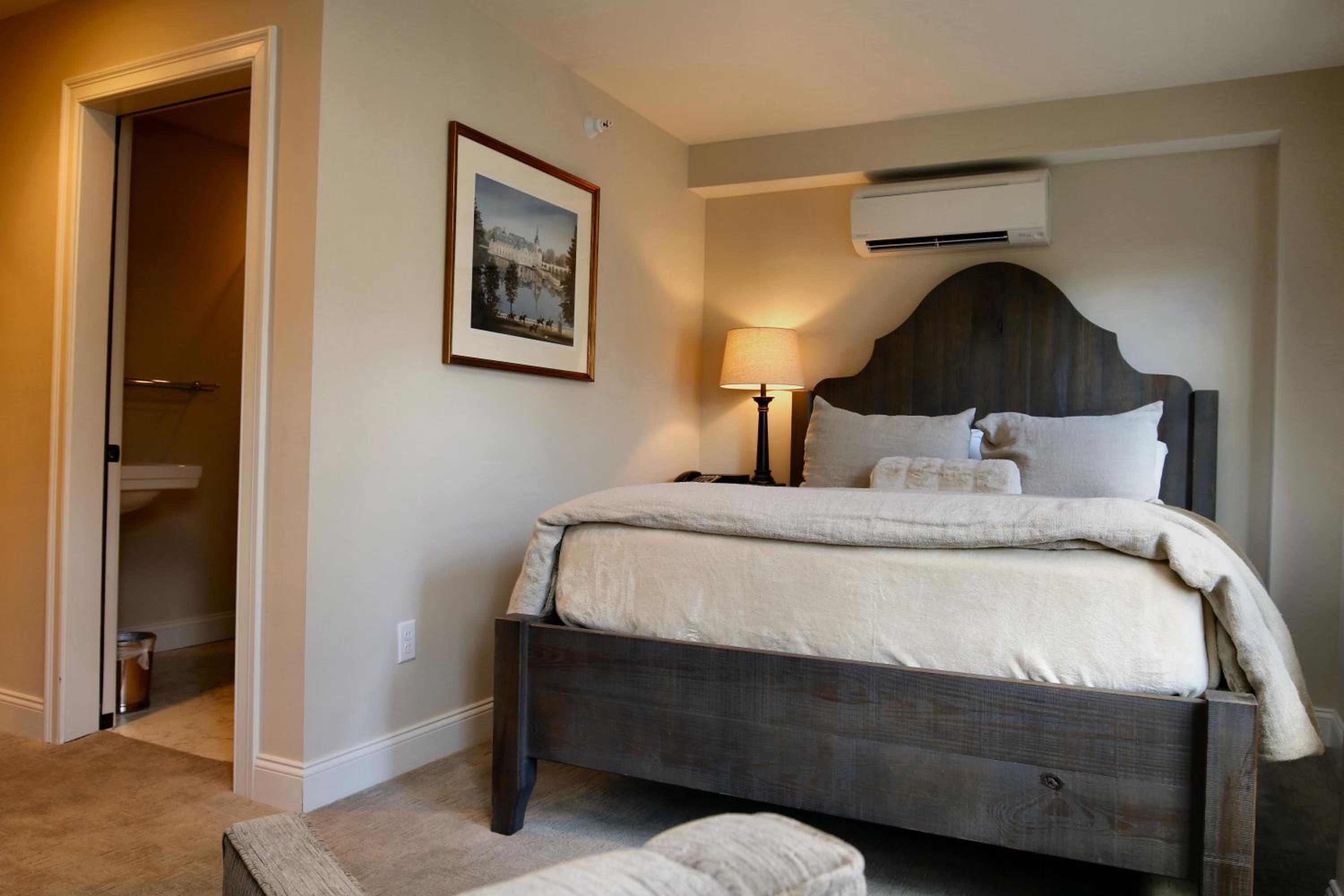 Standard Queen Room photo 2