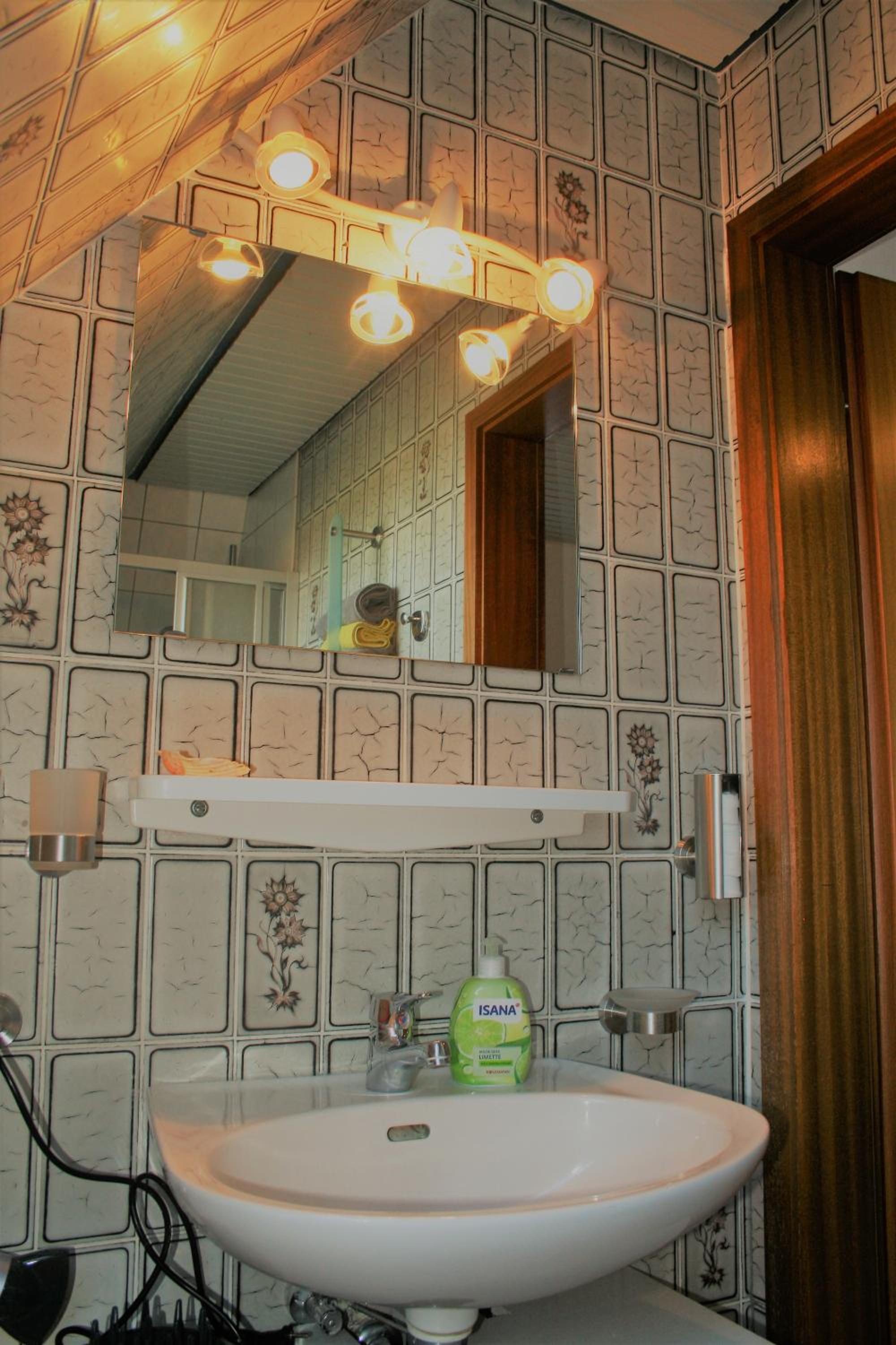 Three-Bedroom Apartment - Photo 17