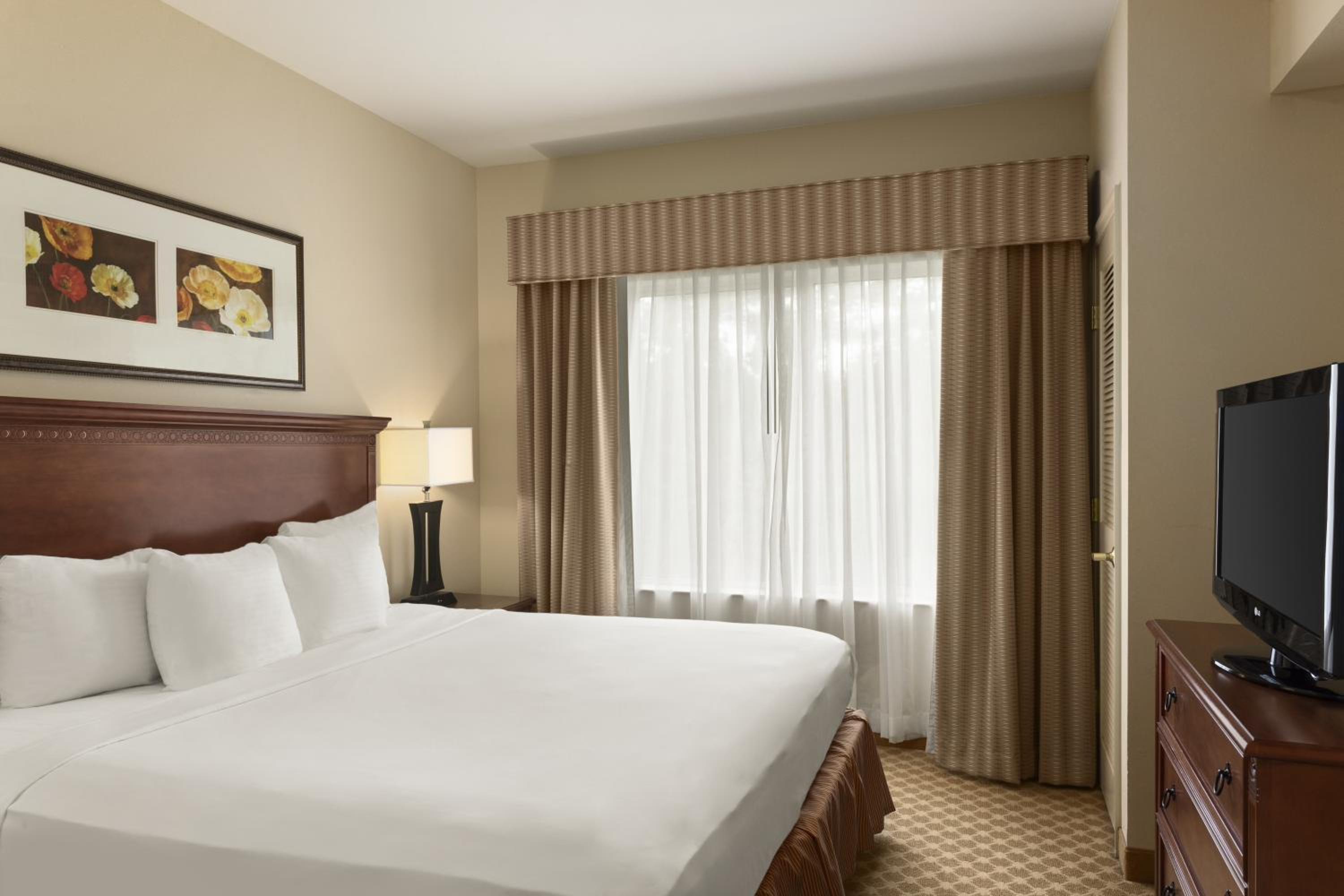 King Room - Non-Smoking - Photo 2