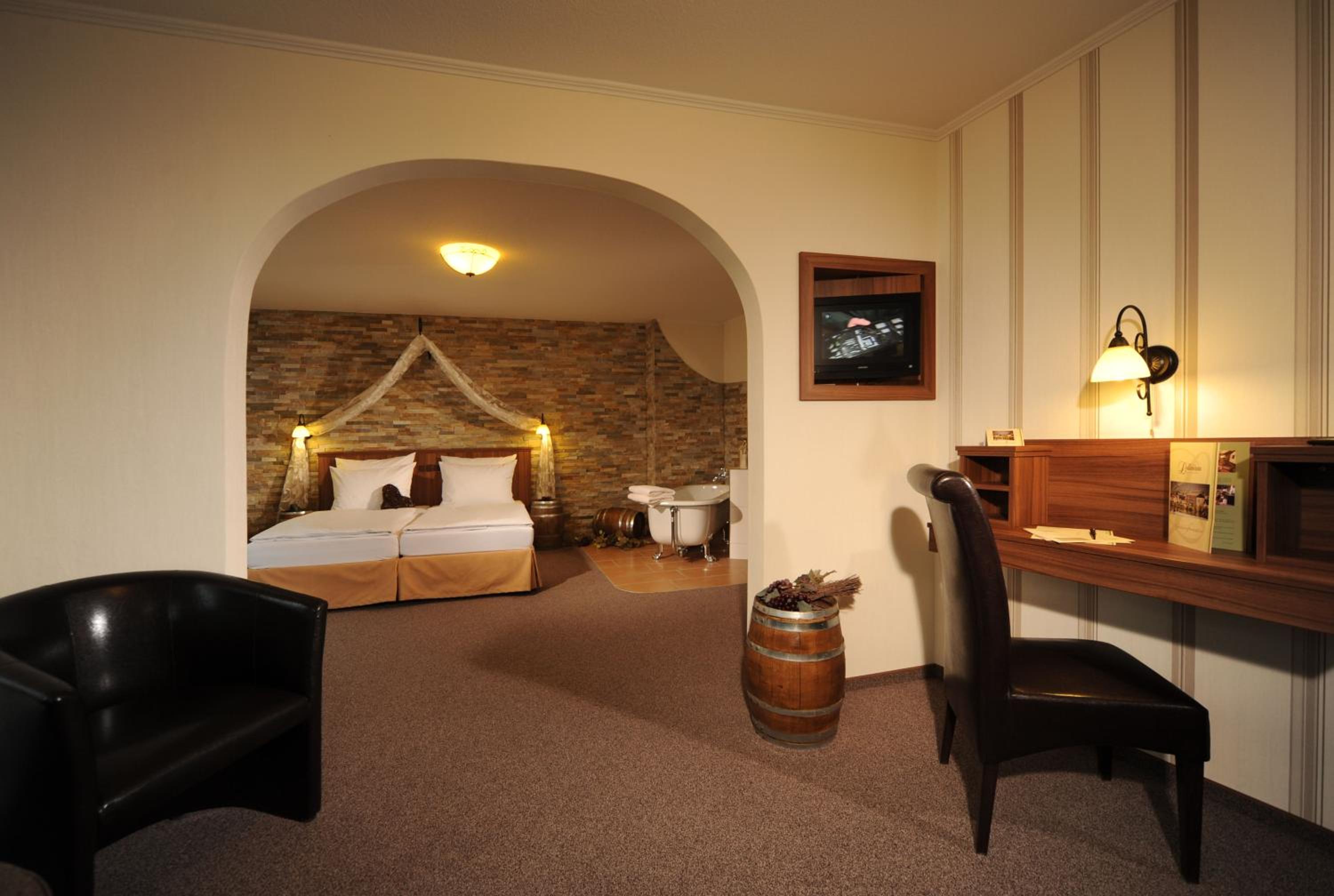 Suite with River View - Photo 2
