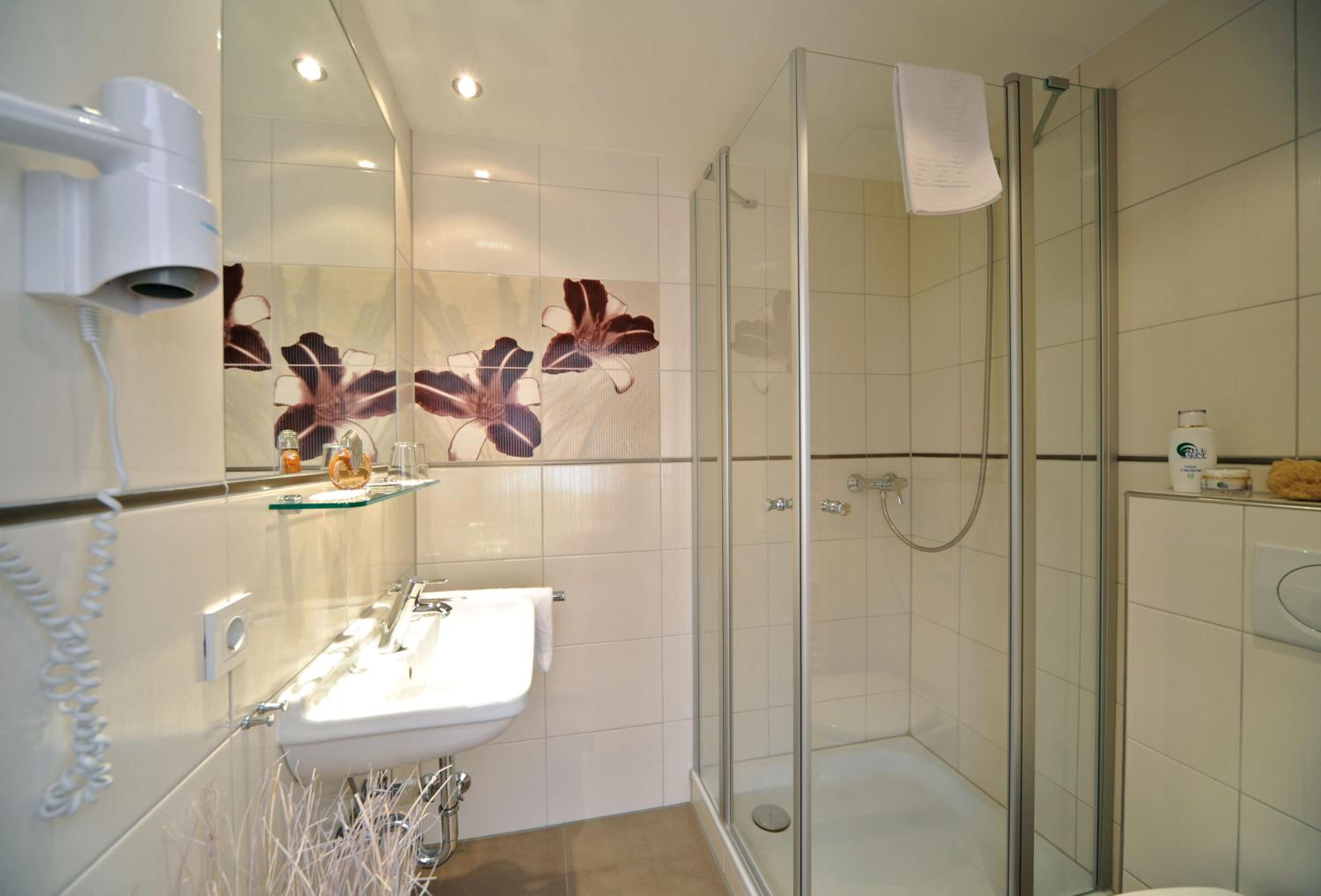 Double Room - Photo 6
