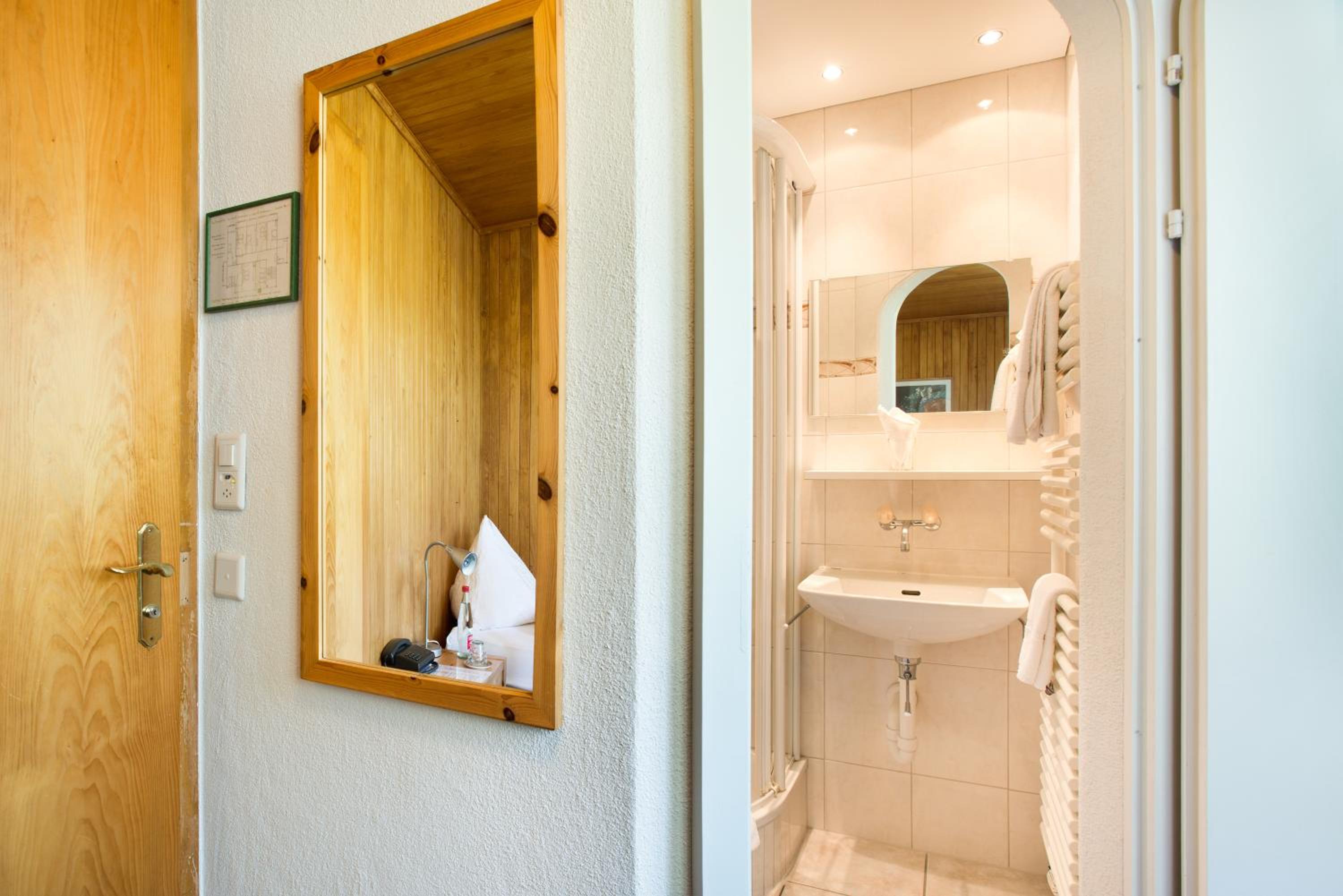 Standard Single Room photo 3