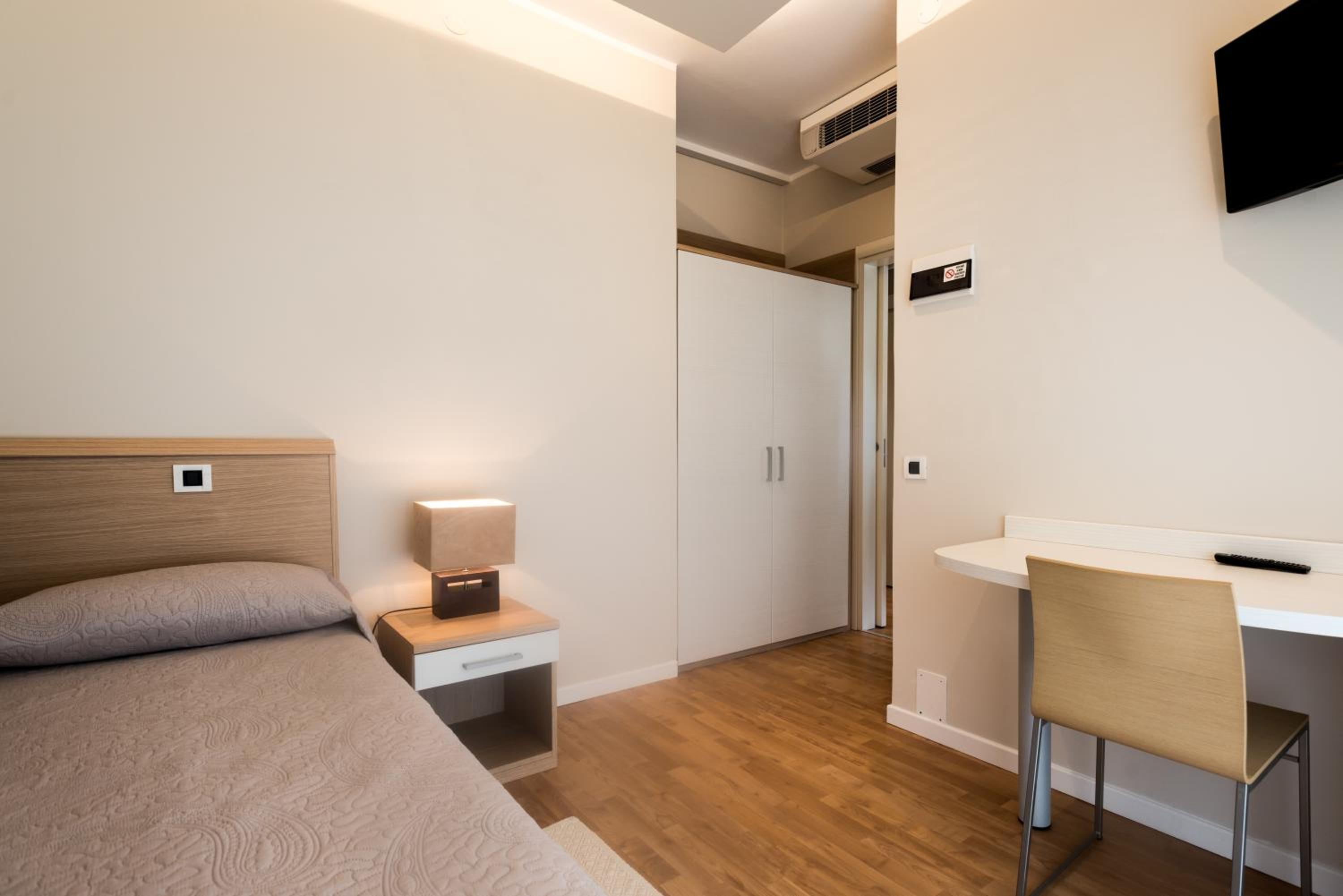 Superior Triple Room photo 2