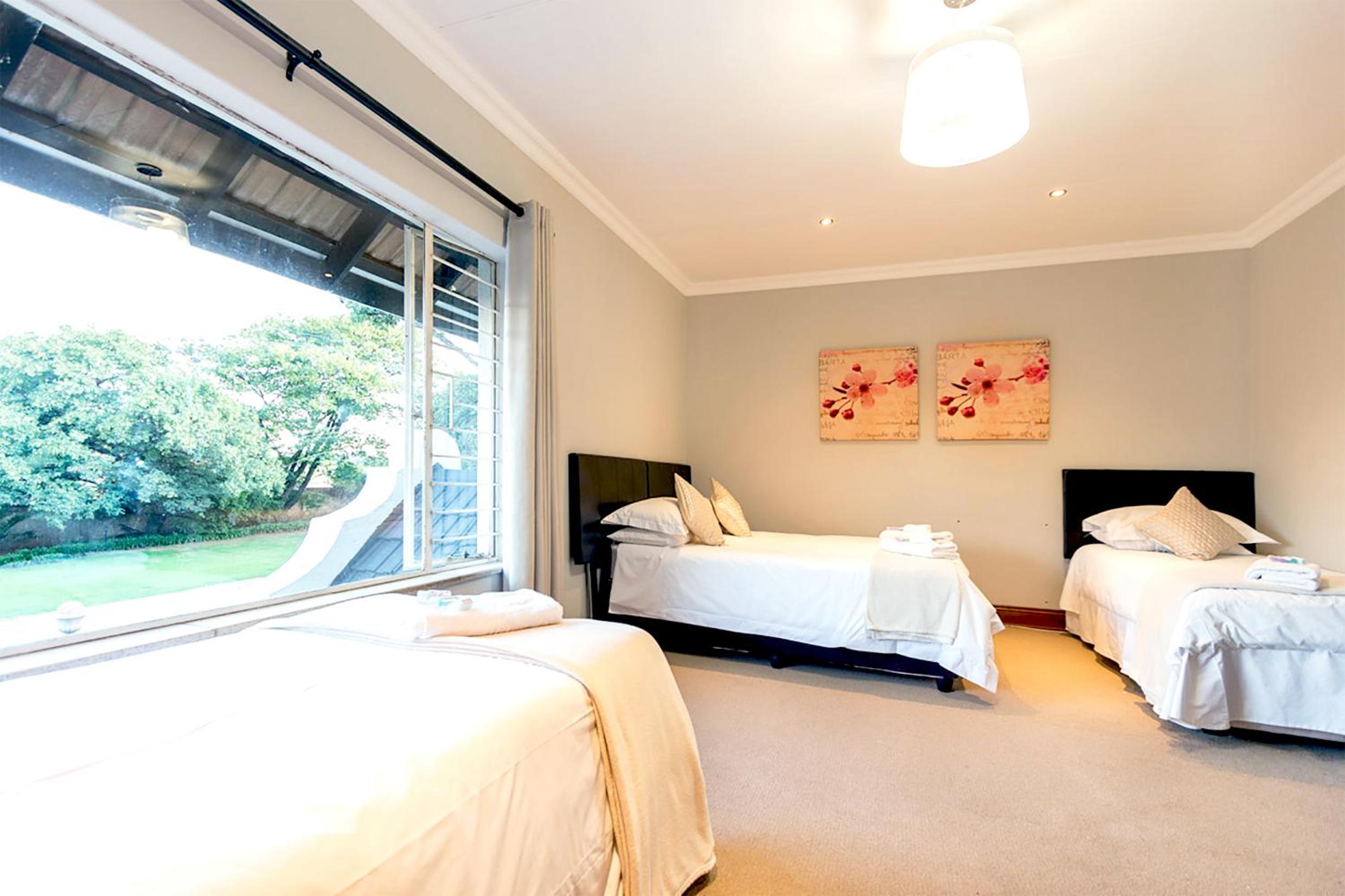 Family 4-bed Room photo 3