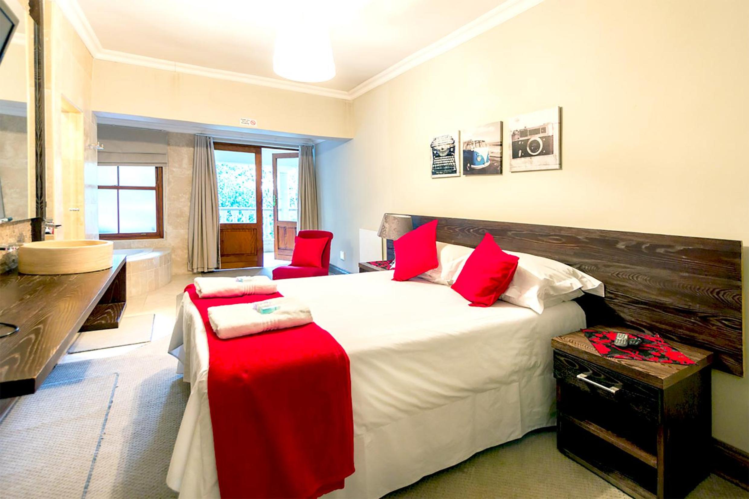 Luxury Couples Room photo 1