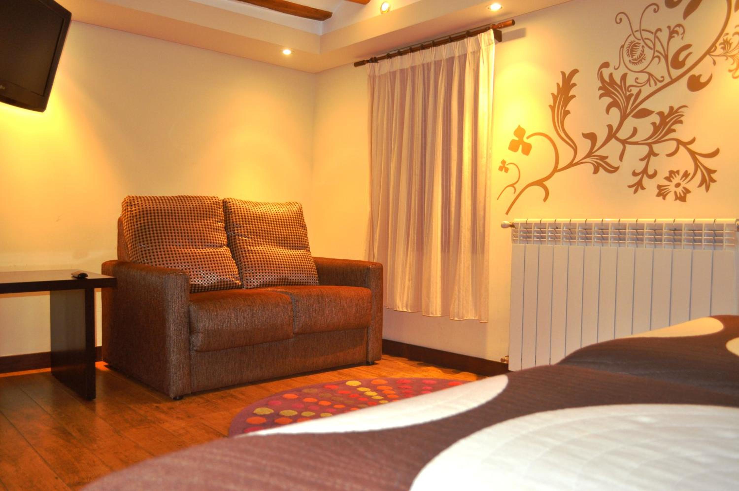 Family Room photo 3