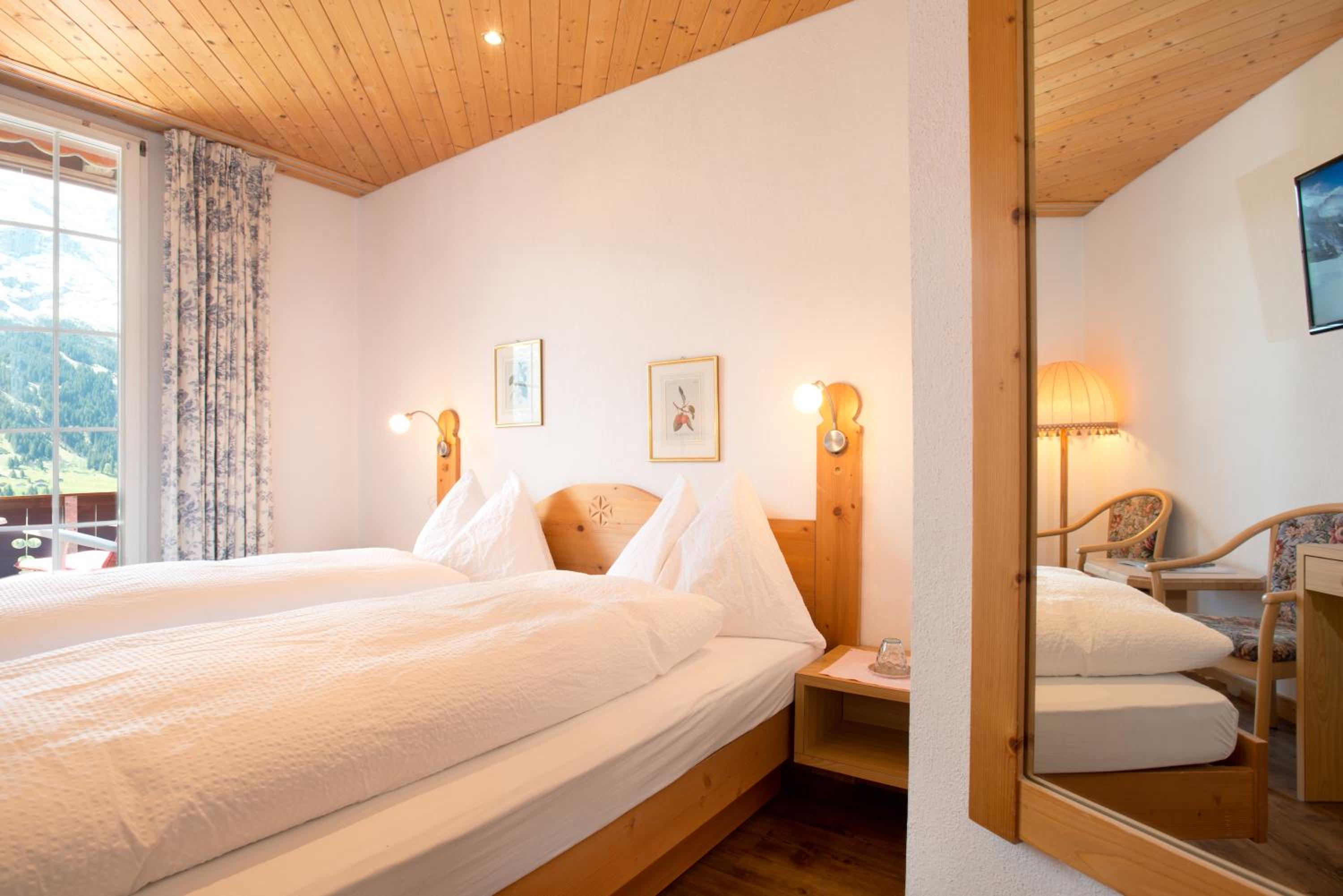 Twin Room with Mountain View