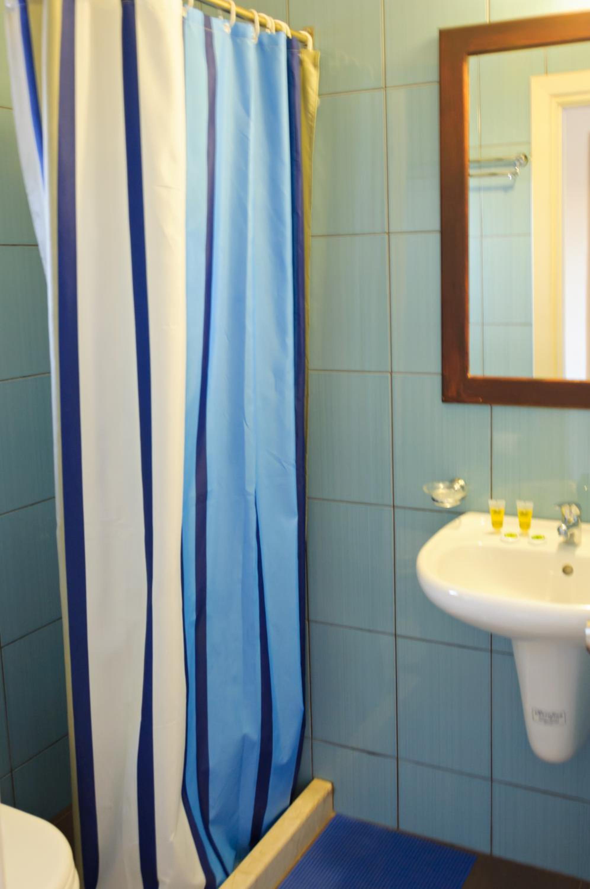 Double or Twin Room with Extra Bed photo 1