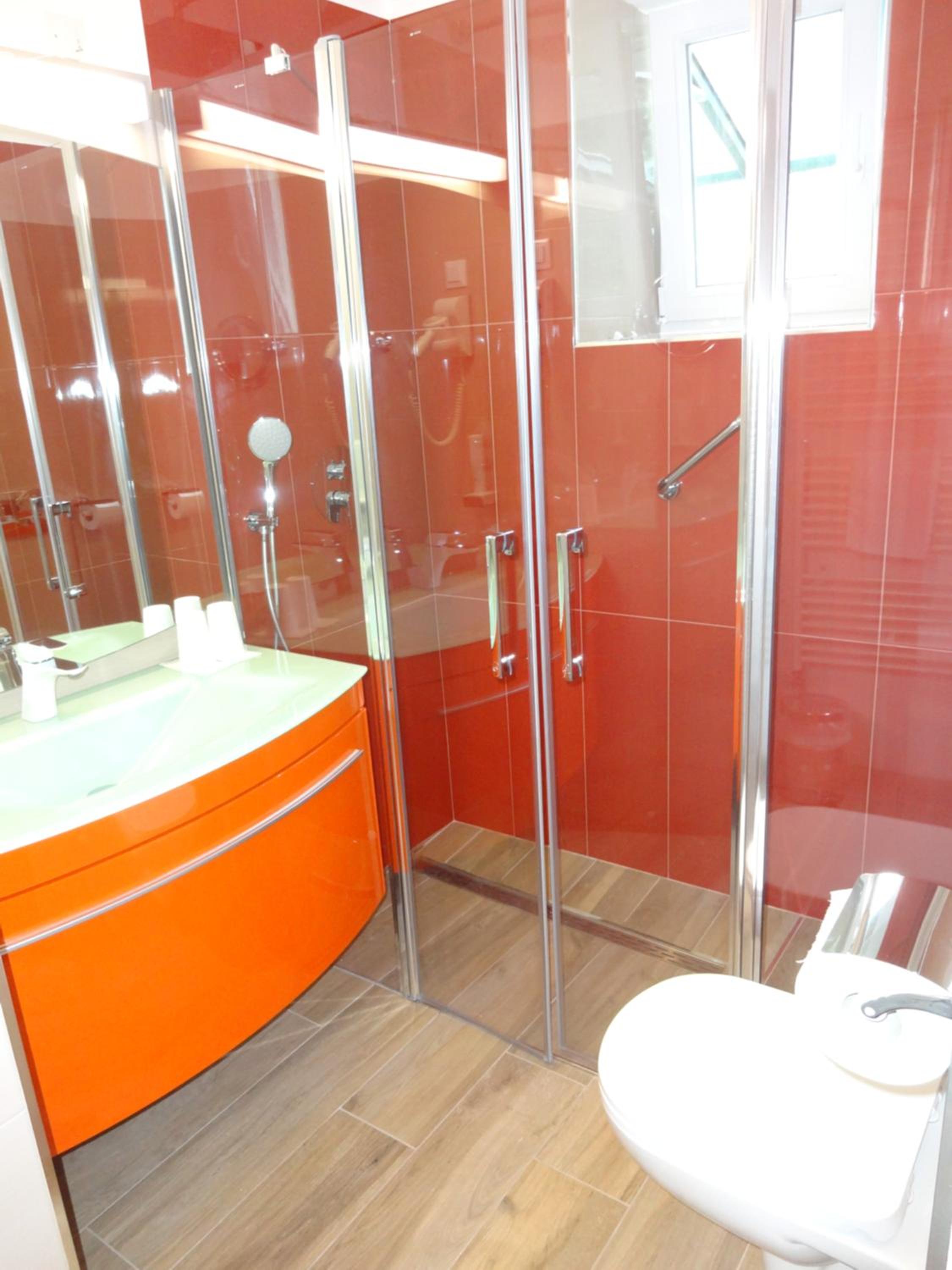 Deluxe Double Room with Balcony photo 3