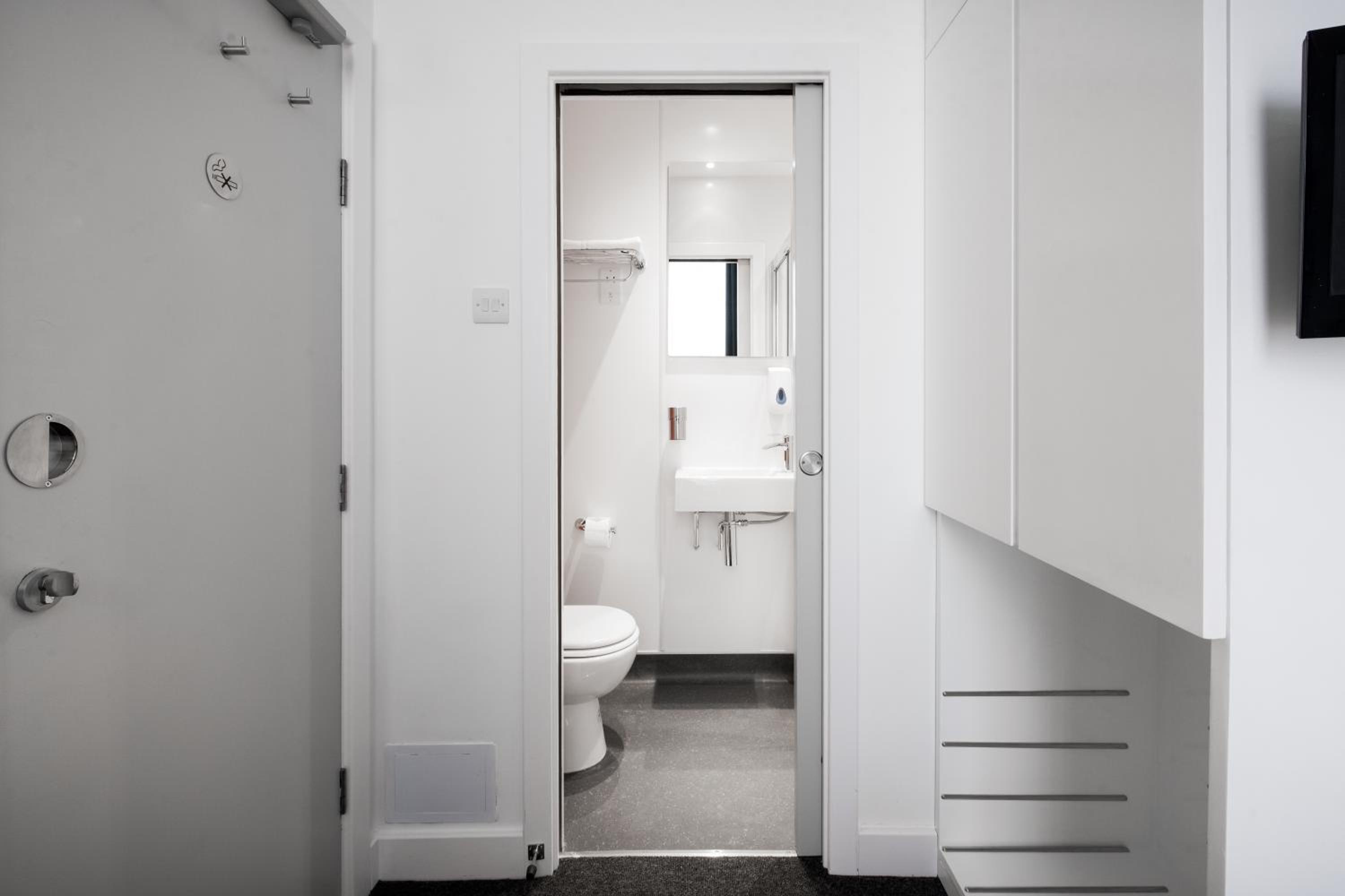 Single Room photo 3