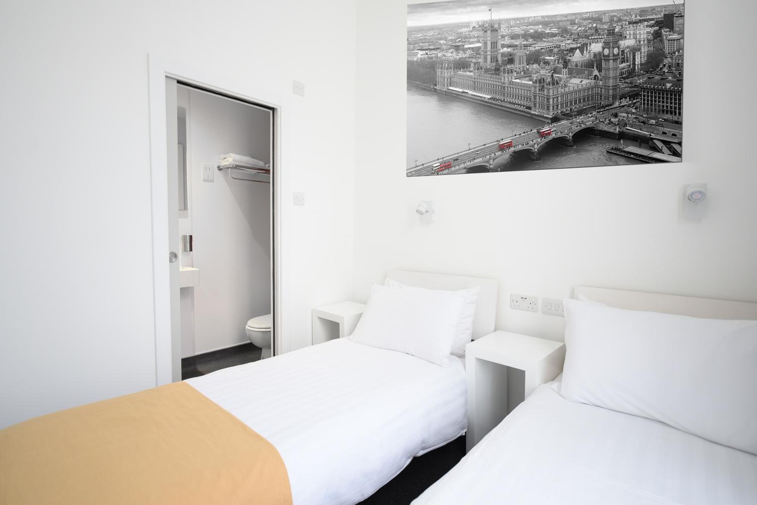 Twin Room photo 1