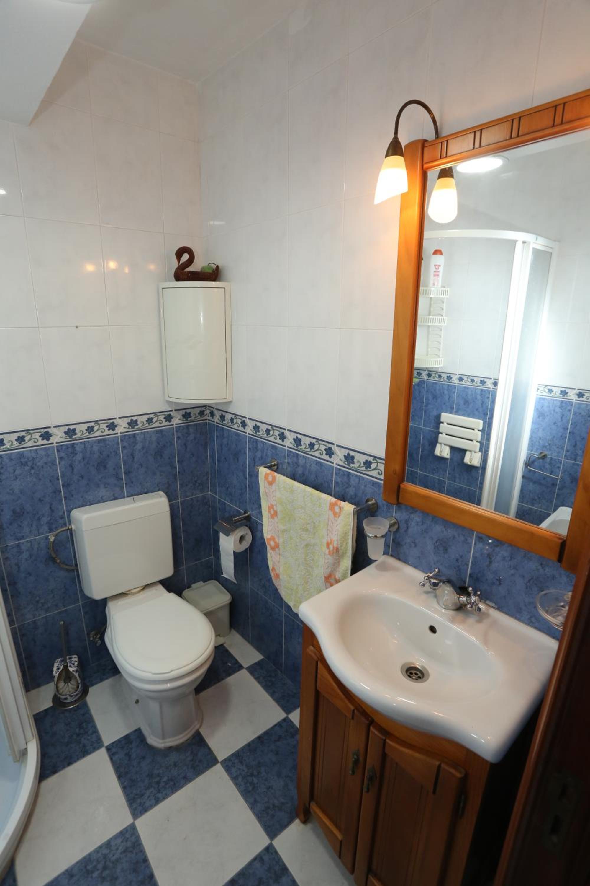 Three-Bedroom House - Photo 6