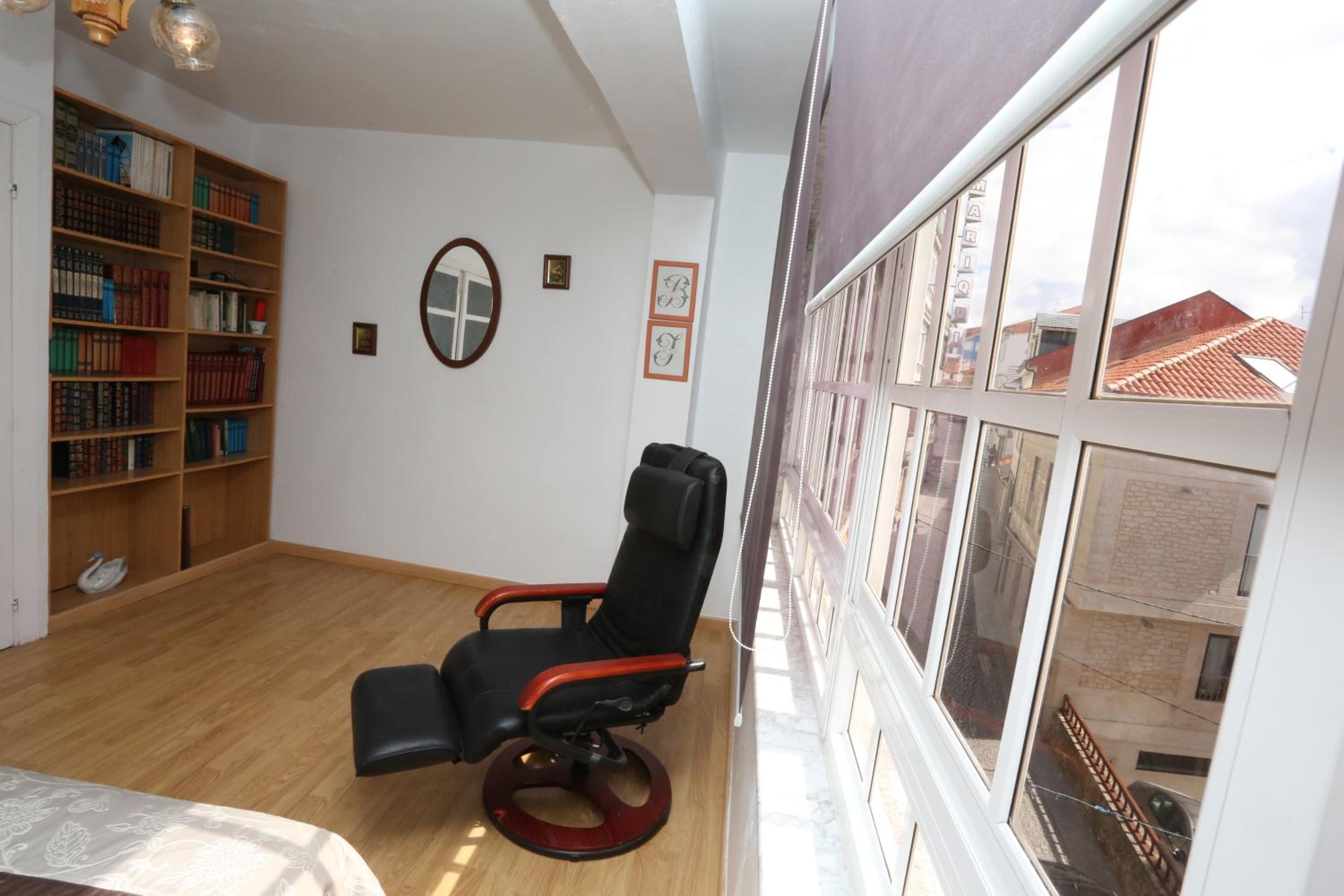 Three-Bedroom House - Photo 4