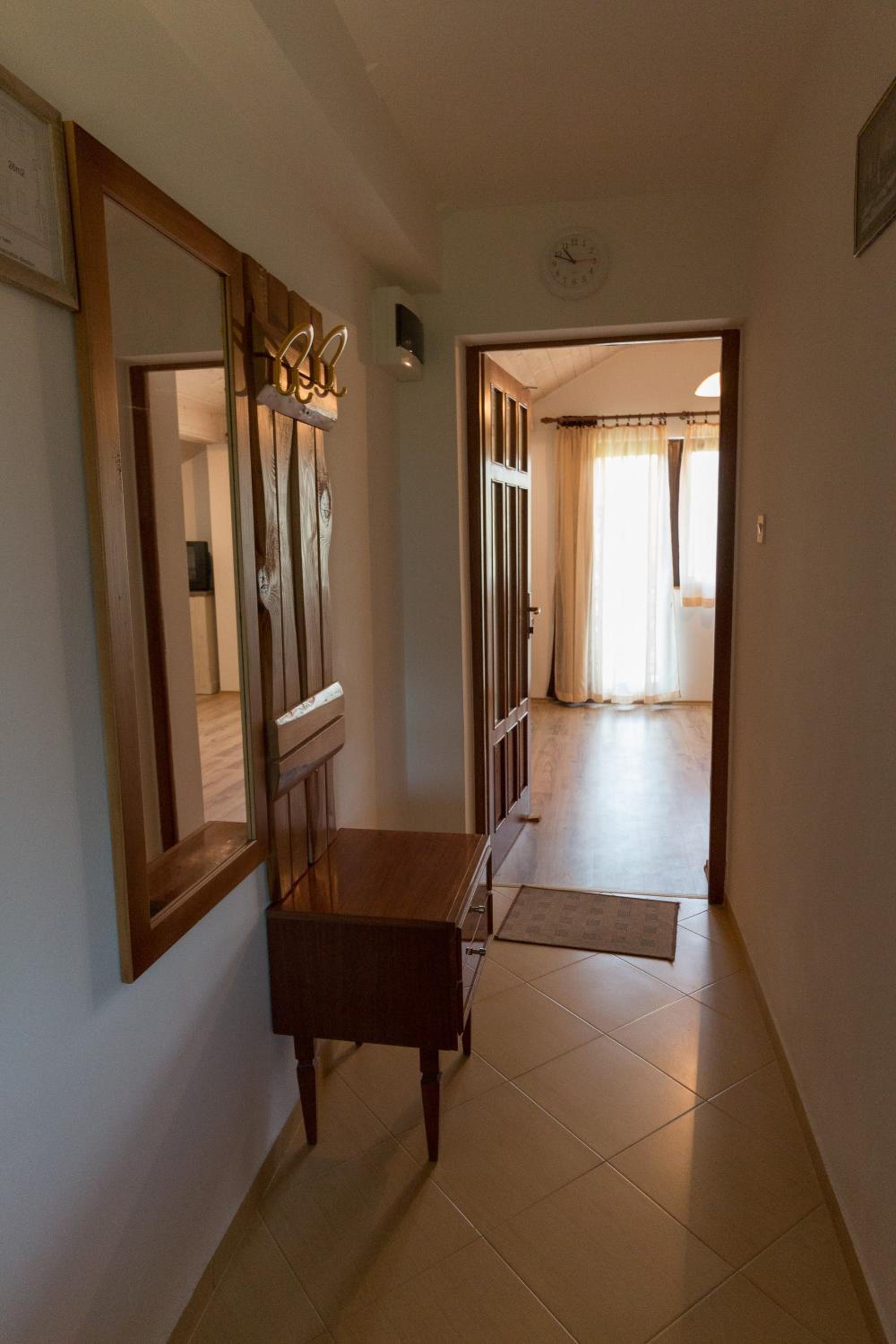 Apartment - Photo 8