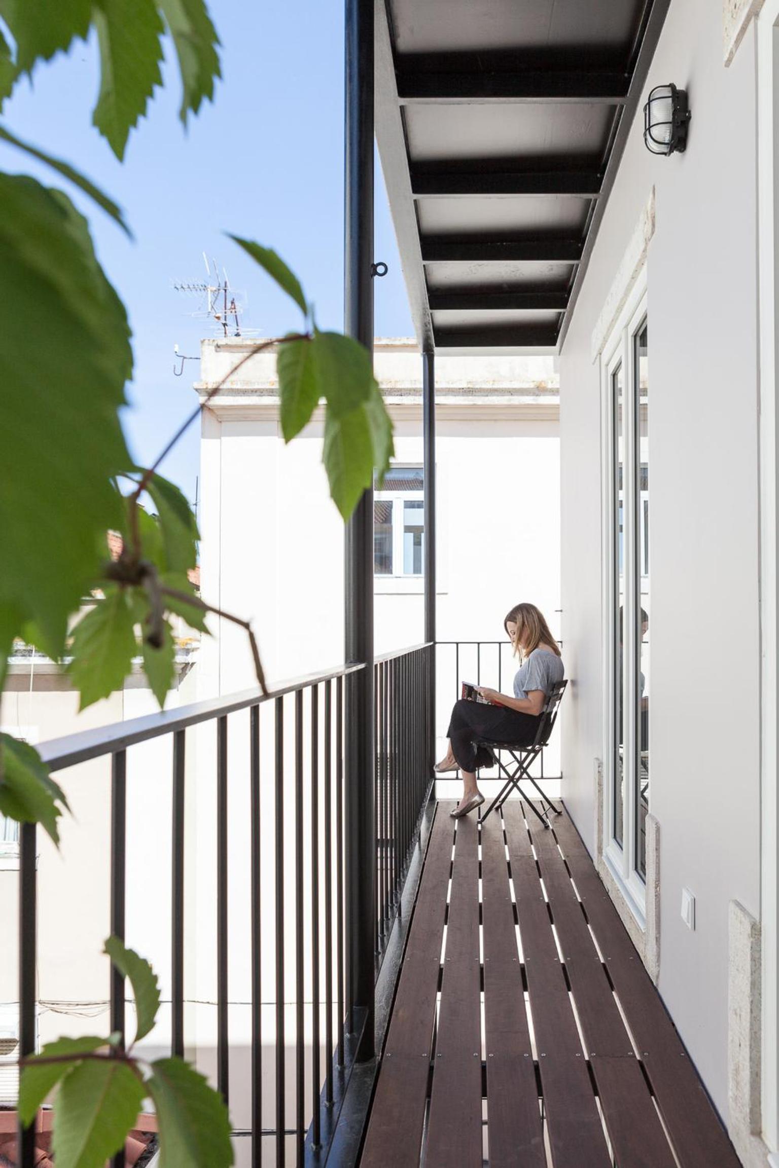 Apartment with Balcony - Photo 14
