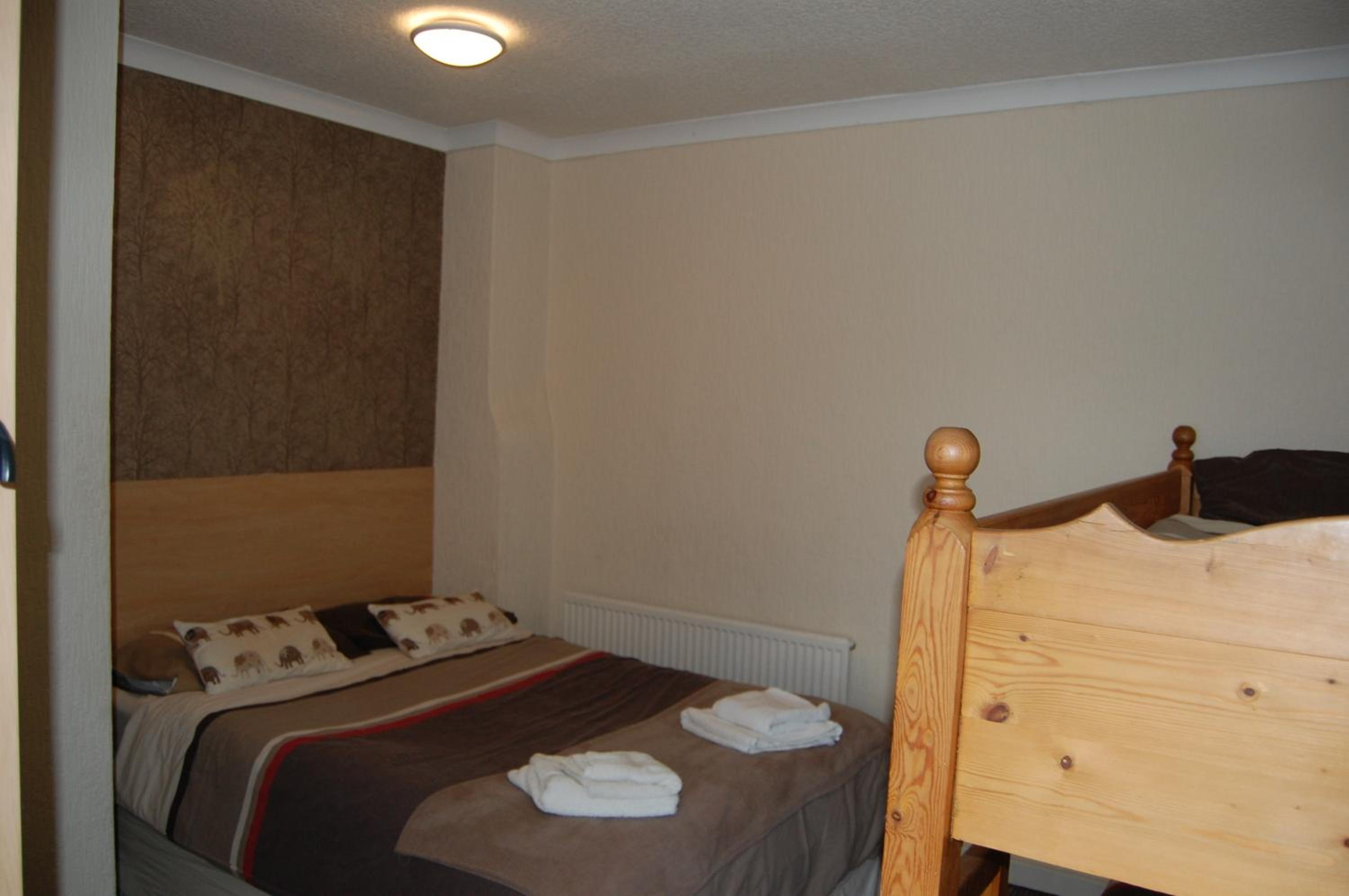 Family Room - Photo 2
