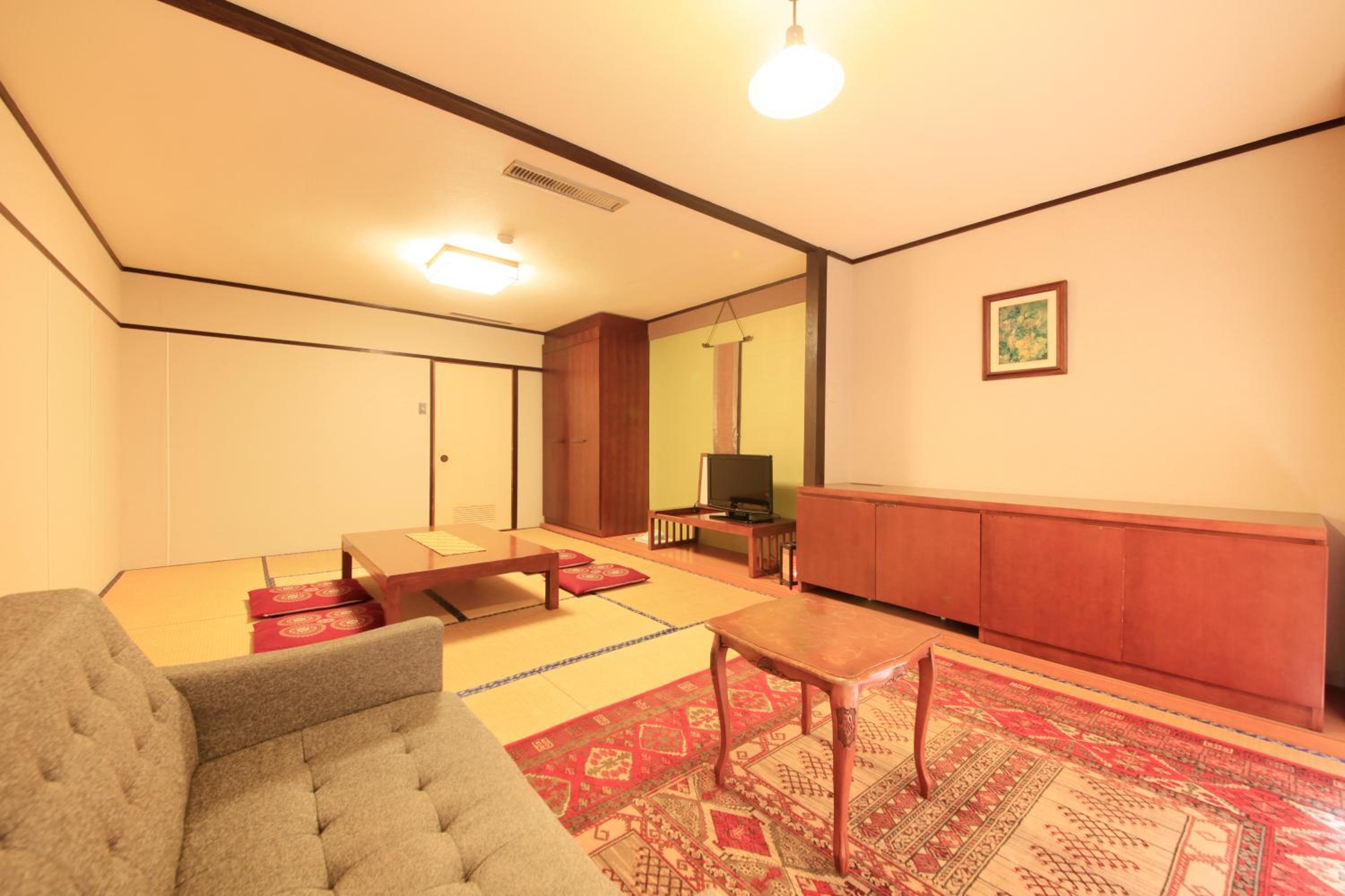 Standard Japanese-Style Room - Photo 4