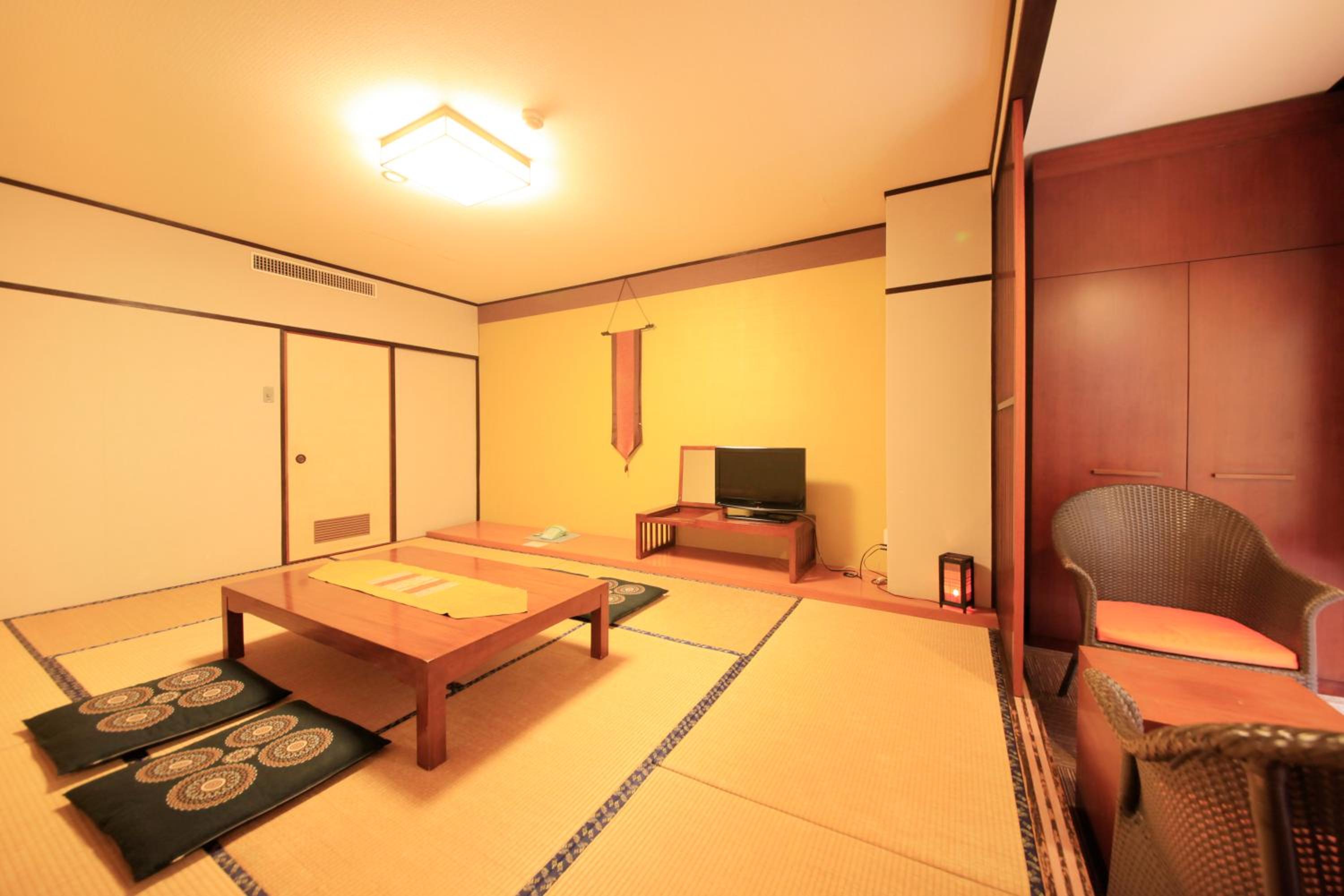 Standard Japanese-Style Room - Photo 3