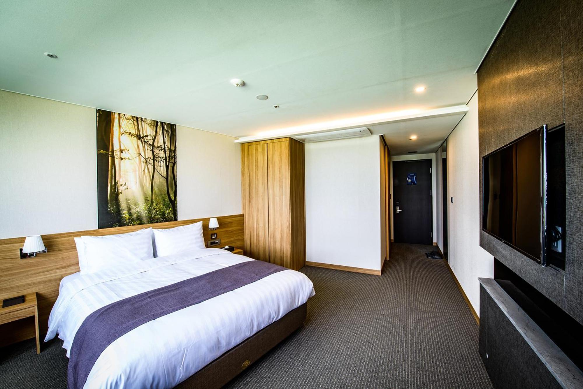 [Free Breakfast for 1 + Craft Beer 2 glasses] Deluxe Double Room with Sea View