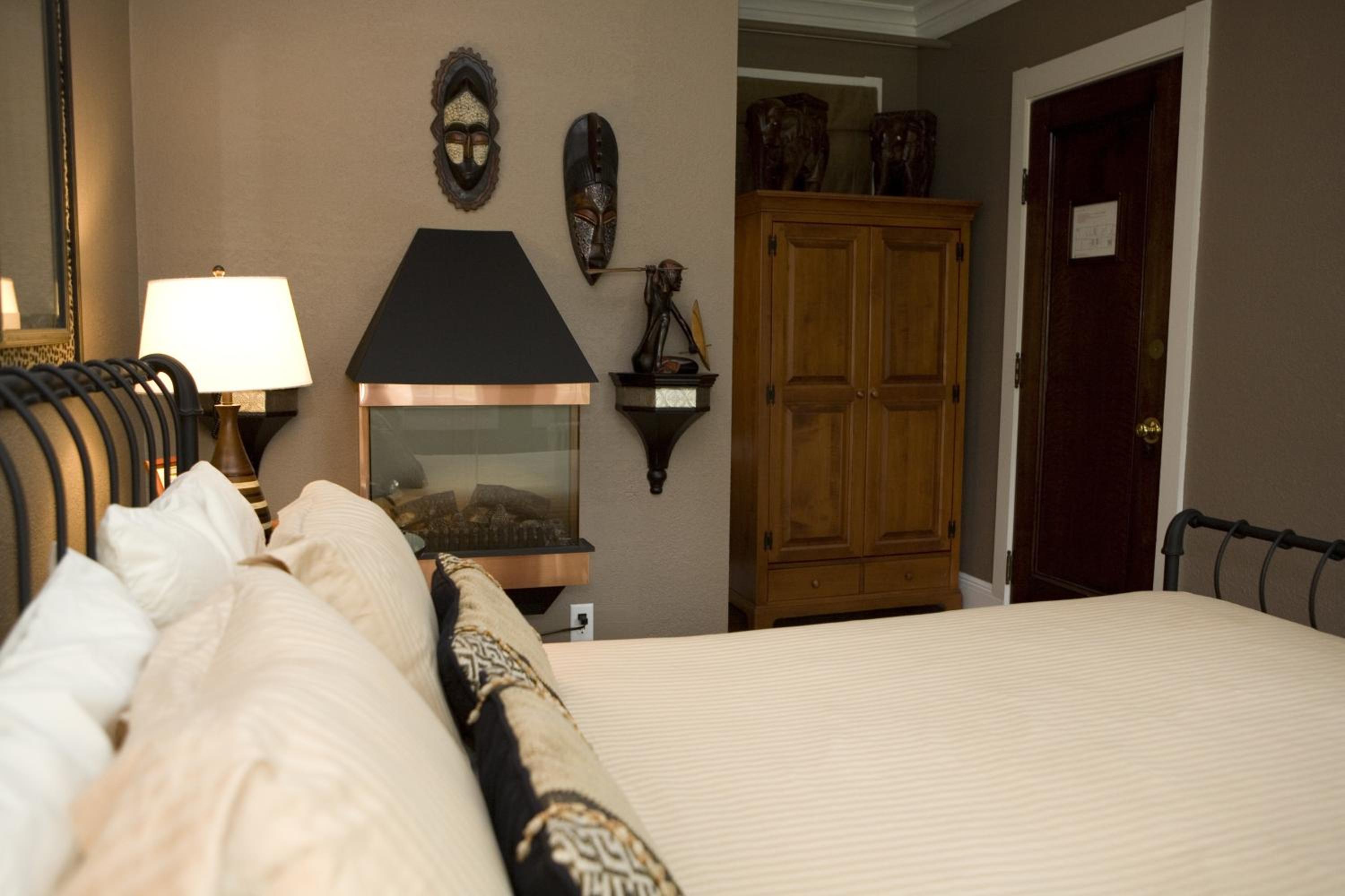 Queen Room photo 1