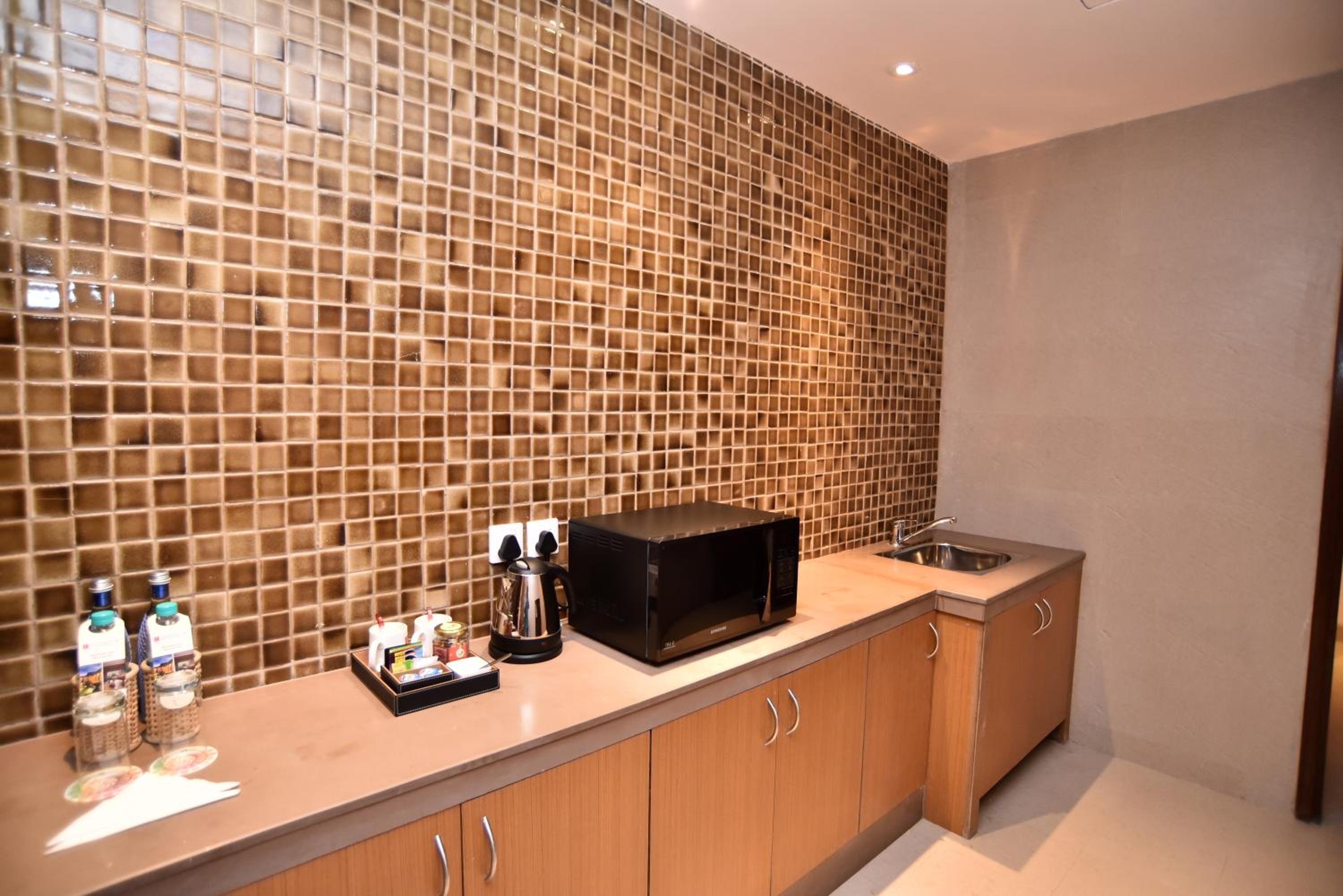 The Legacy Suite (20% off on session of Spa,Complimentary Welcome Drink on arrival and Complimentary Hi-Tea) photo 2