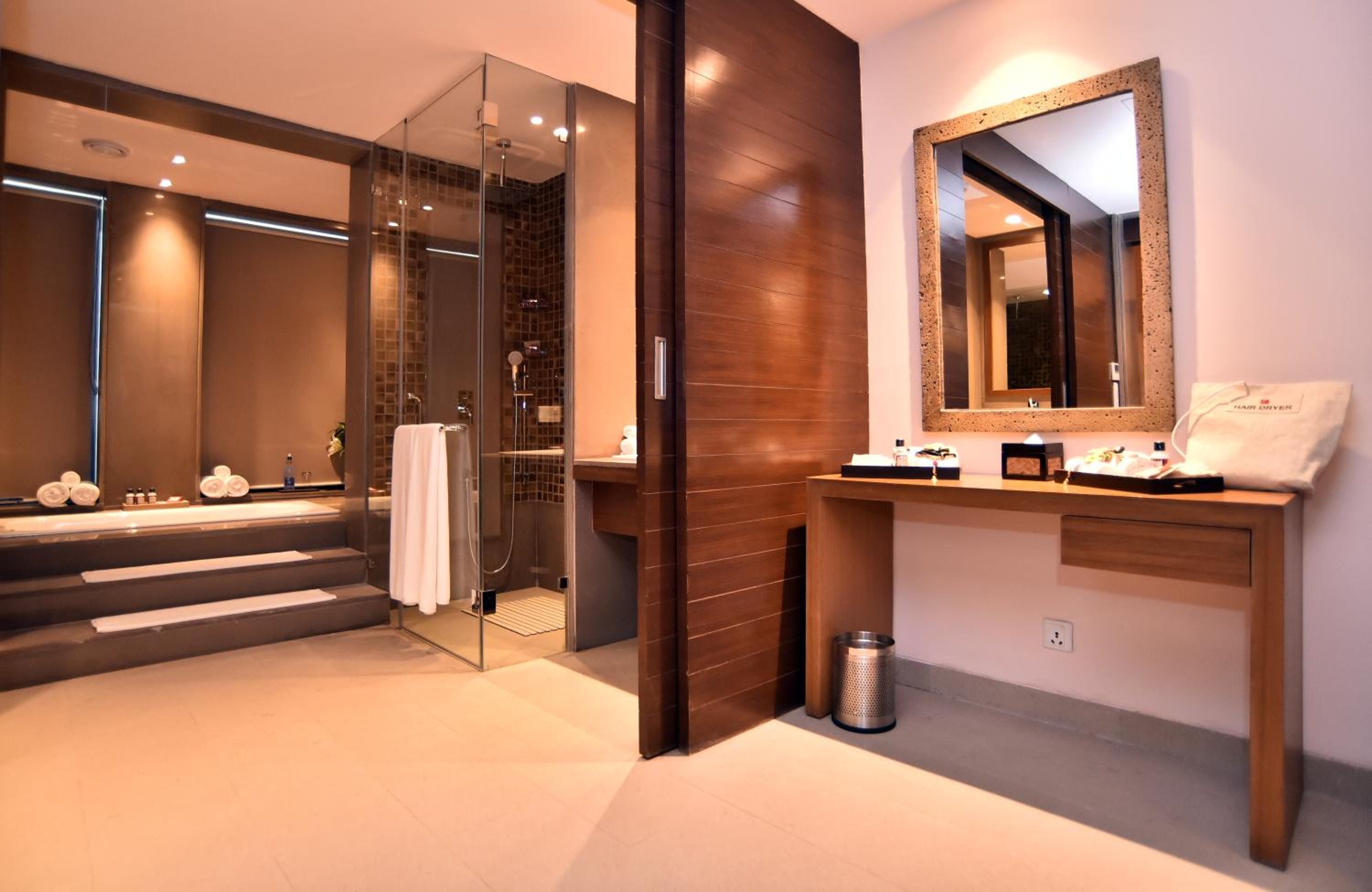 The Legacy Suite (20% off on session of Spa,Complimentary Welcome Drink on arrival and Complimentary Hi-Tea) photo