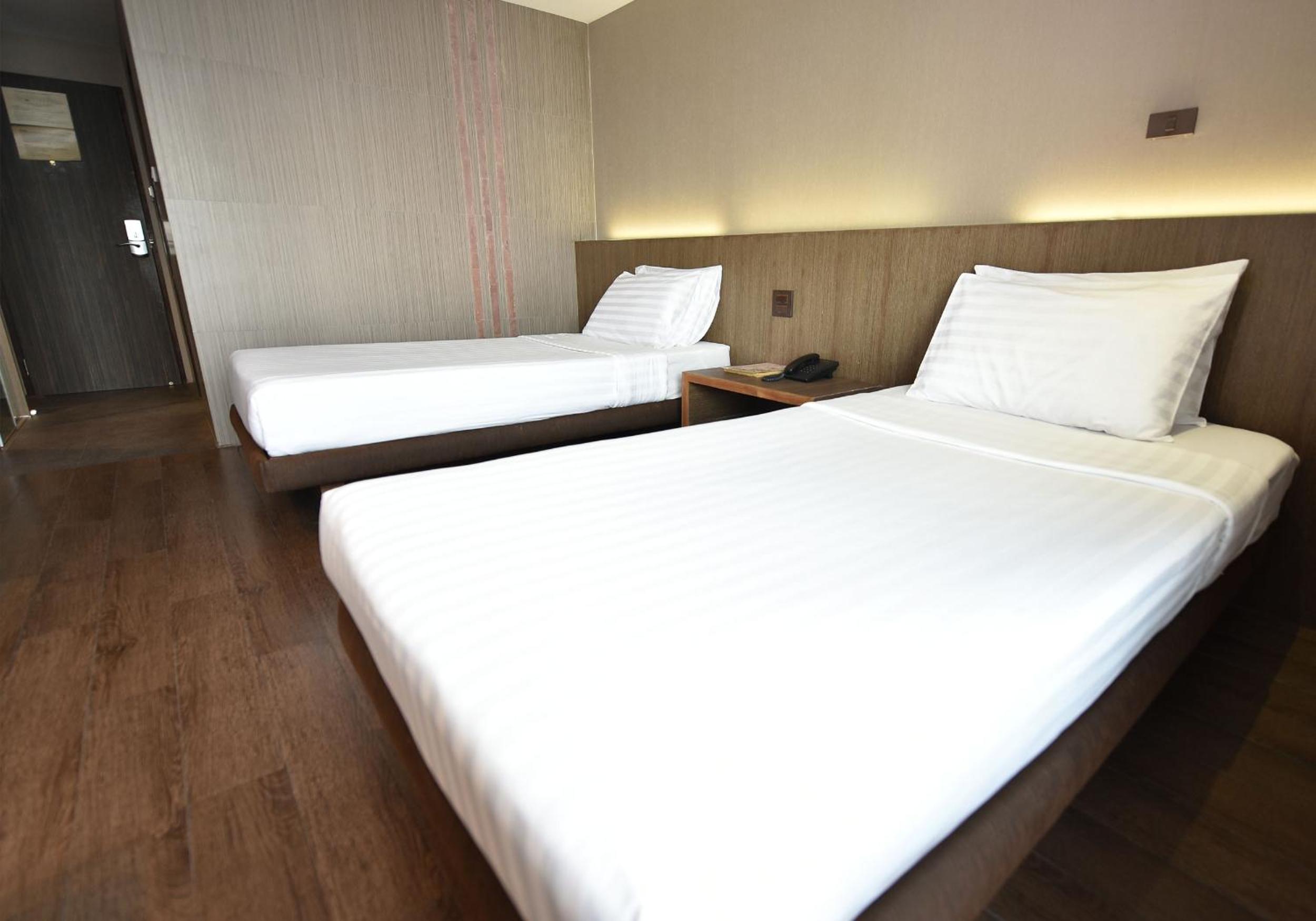 Deluxe Twin Room photo 2