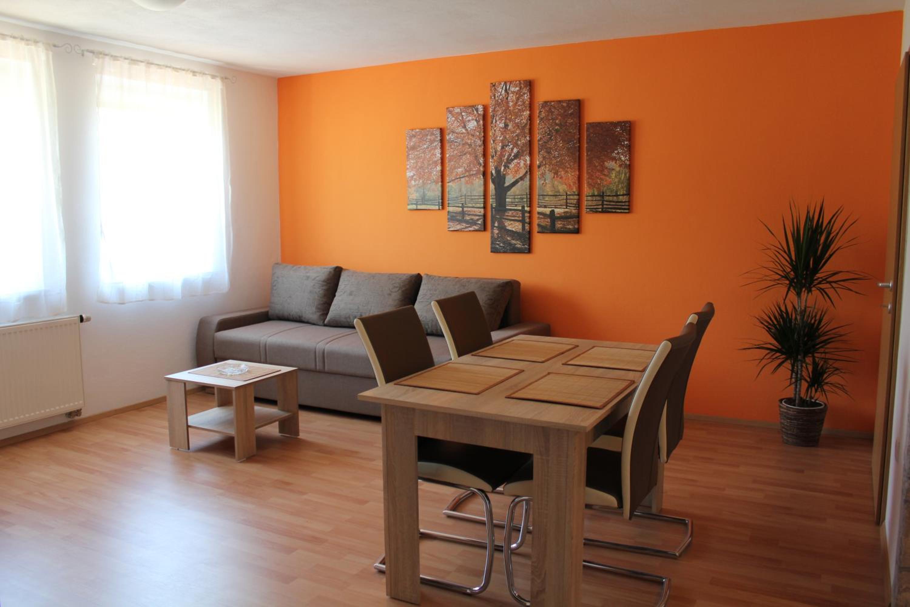 One-Bedroom Apartment photo 1