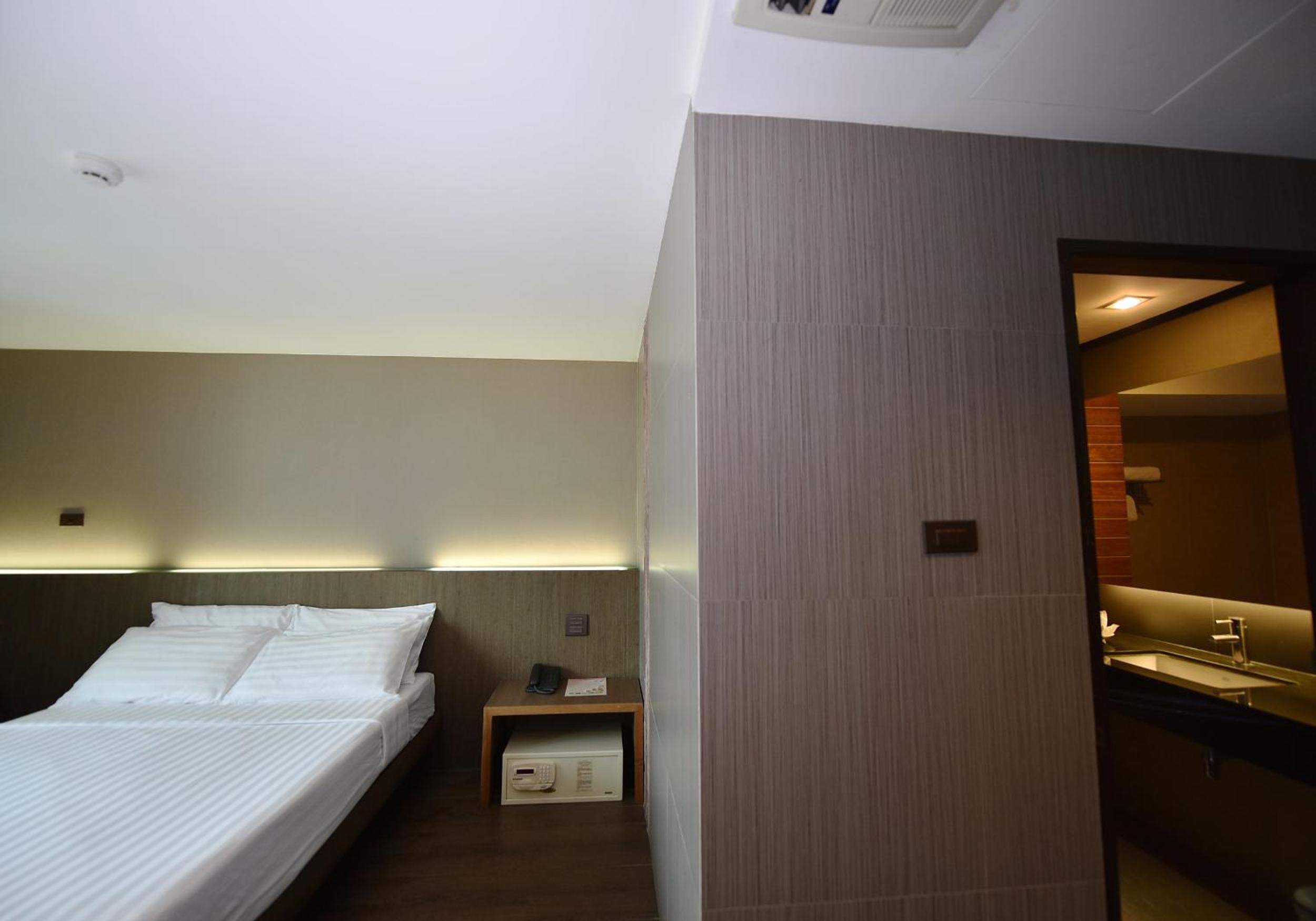 Deluxe Double Room photo 3