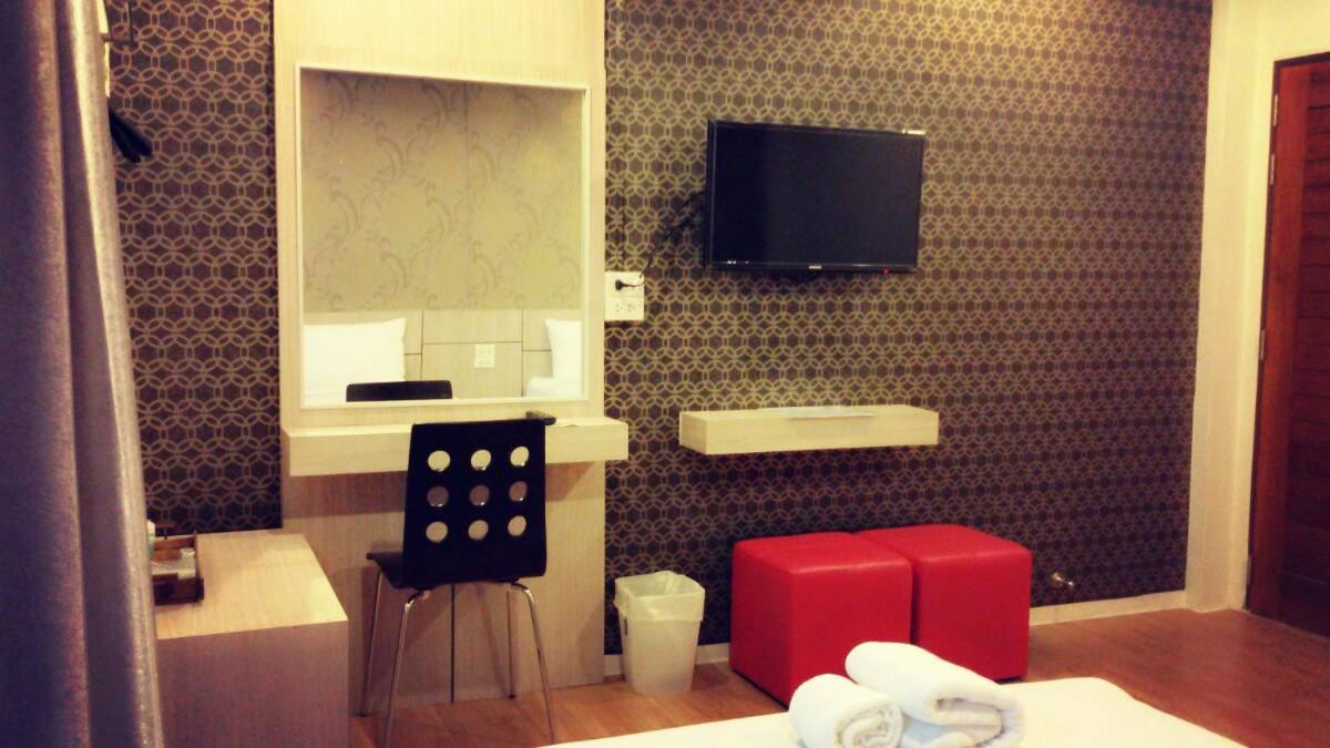 Standard King Room photo 3