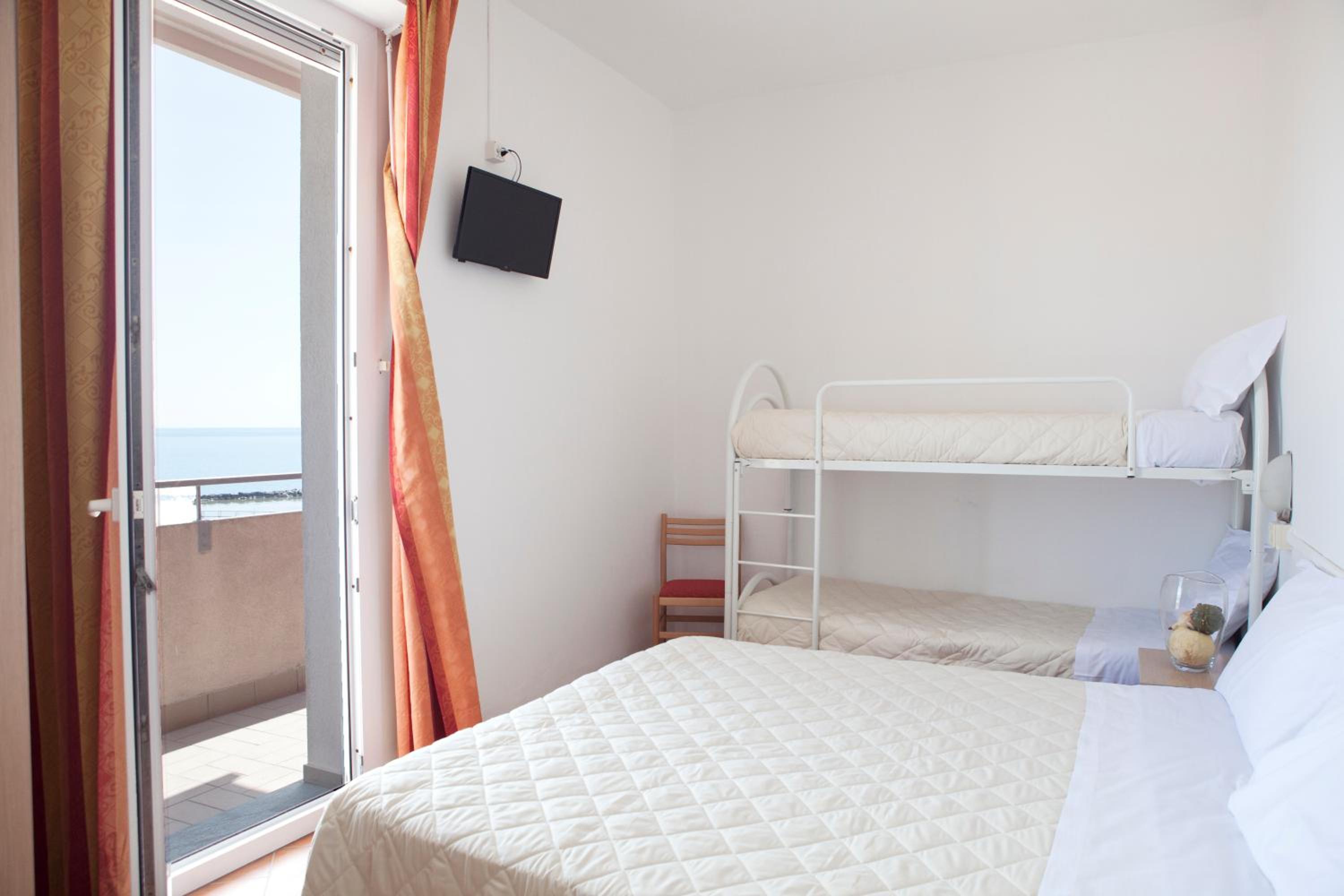 Quadruple Room with Sea View