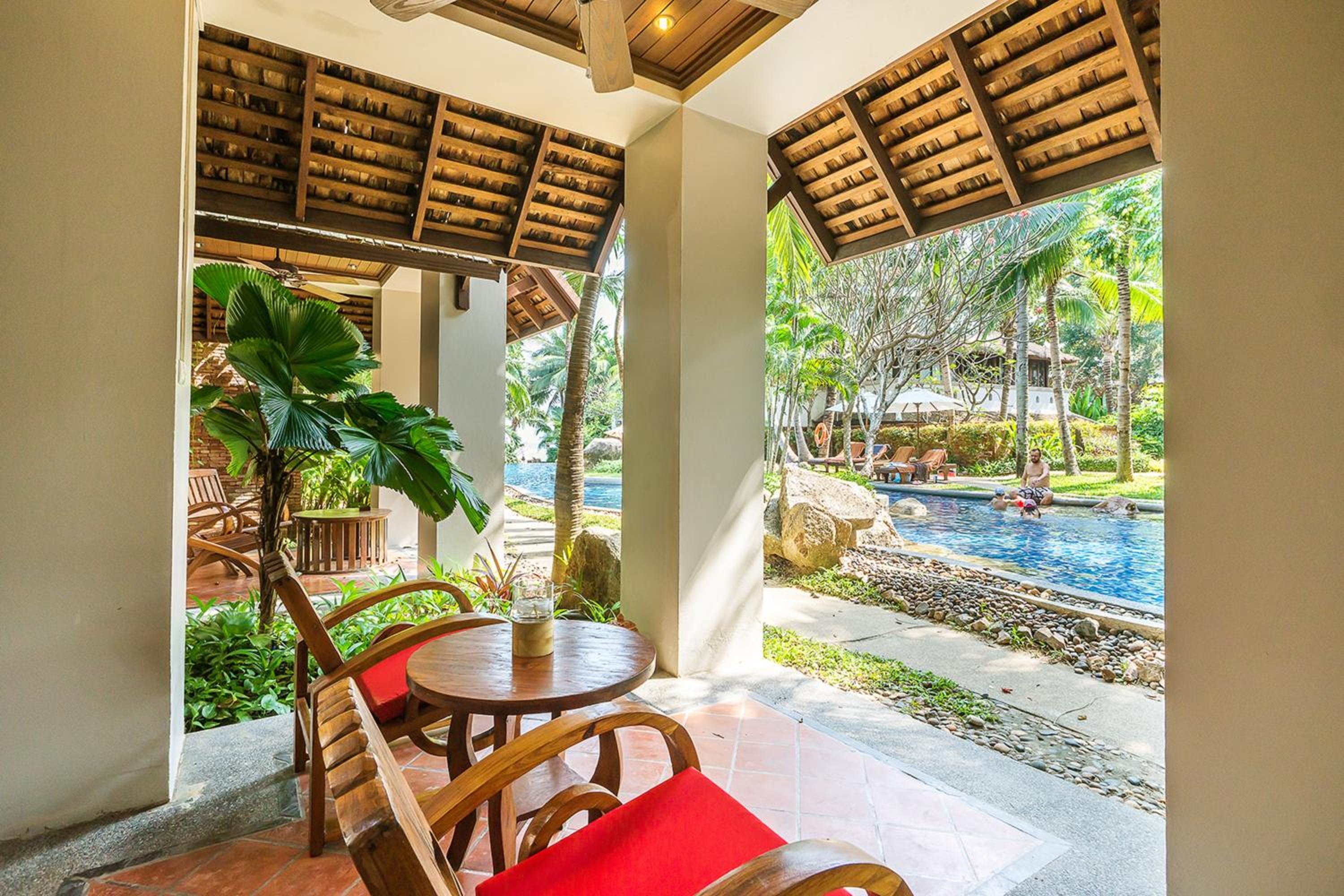 Grand Suite with Pool View - Photo 2