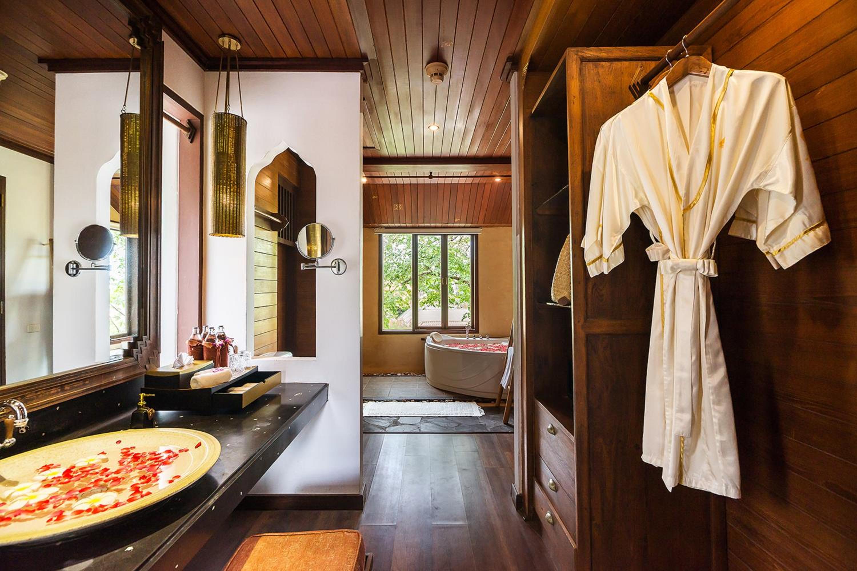 Royal Suite with Garden View - Photo 2